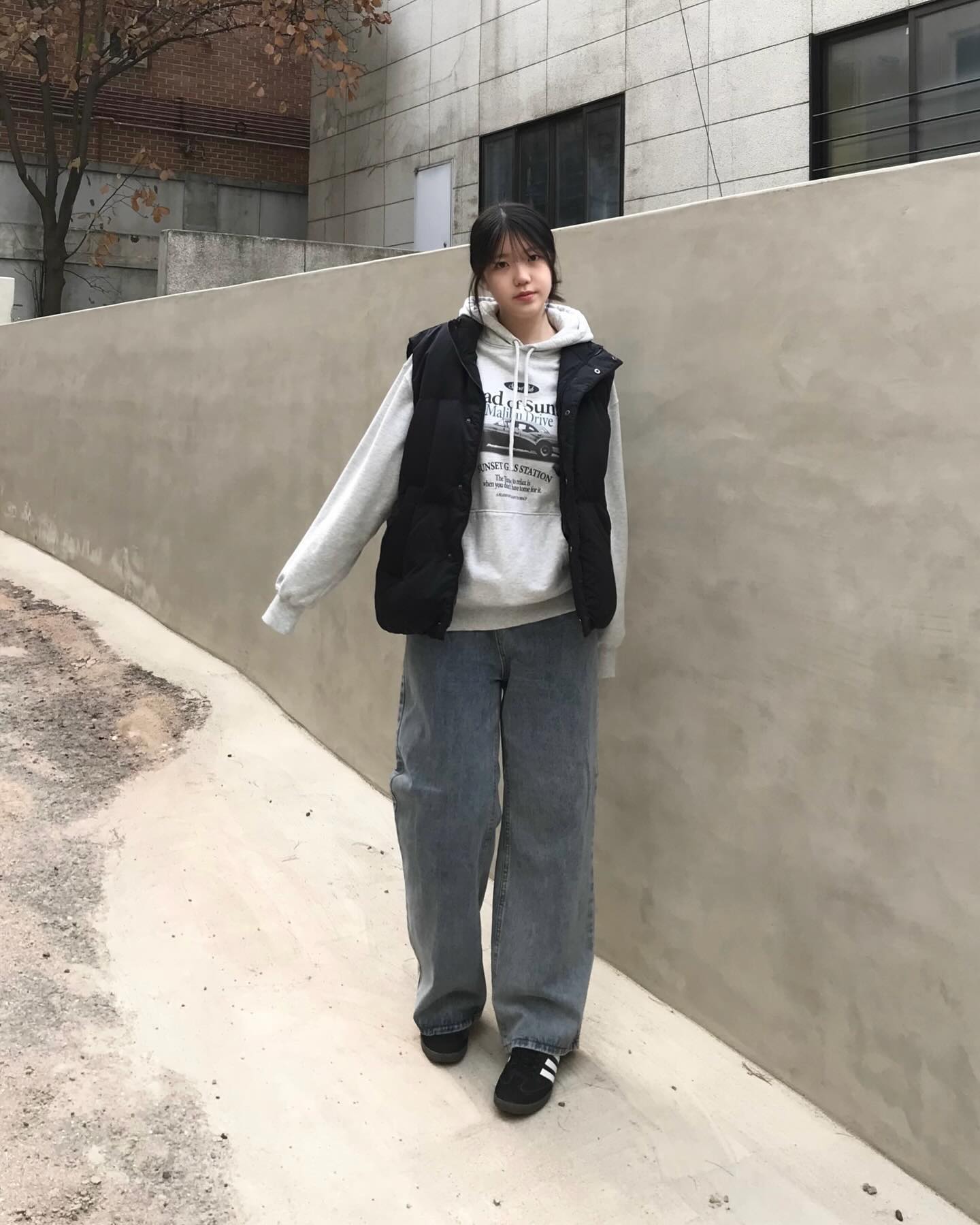 더니트컴퍼니 패딩 베스트 입고 따뜻한 연말 보내기,,🤤💫

덕다운 소재에 발열 안감까지 있어서 이거 입으면 추위 걱정 전혀 없답니다 ˊ•̥ ̯ •̥`
사이즈도 여유롭게 나와서 여기저기 편하게 입고 다니기 좋은 패딩이에요! 

theknit_company #더니트컴퍼니 #theknitcompany #패딩조끼