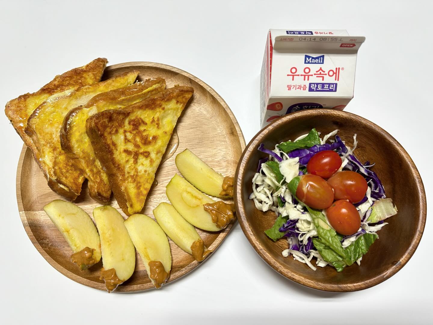 .
아점
오랜만에 오운완 
오운완2
저녁 
냉장고 ... 빵땜에꽉차서 닭찌 없음
닭찌스팸으로 교체
