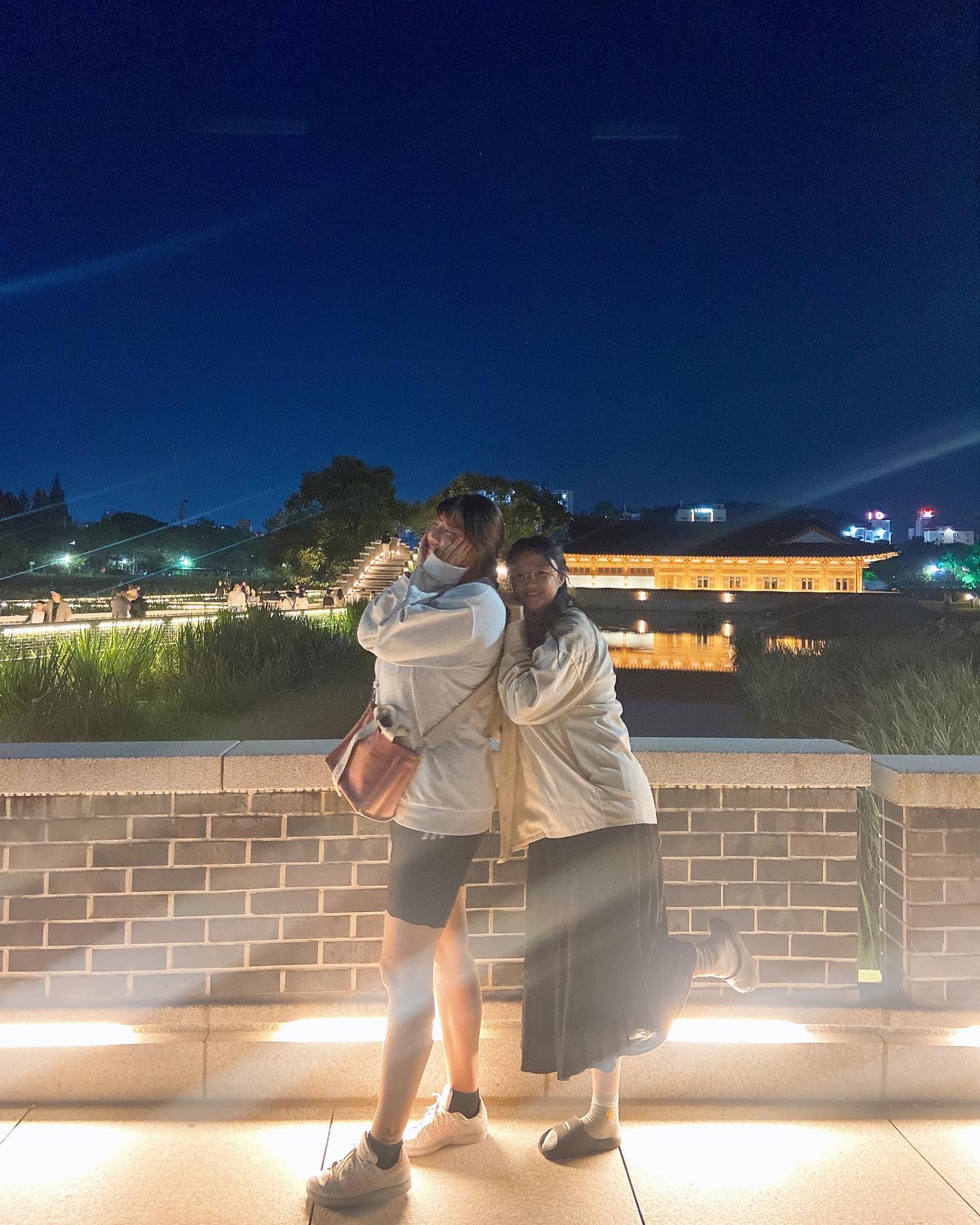 추석 연휴 너무 조아❤️
.
오빠랑 데이트도 하고 추석도 지내고 전주도 놀러가고
.
나 이제 뭐하고 지내지 🌝🌝🌝❤️
.
히히히히 이렇게 늘 행복한 하면 좋겠네 ❤️
.
.
.
.
#전주 #8년만 #전주한옥마을 #전주덕진공원 #밤데이트 #신혼부부 #럽스타그램 #전주맛집 #추석연휴 #곧백조될예정  #여행 #휴식 #❤️ #4살차이부부 #좋반 #좋아요