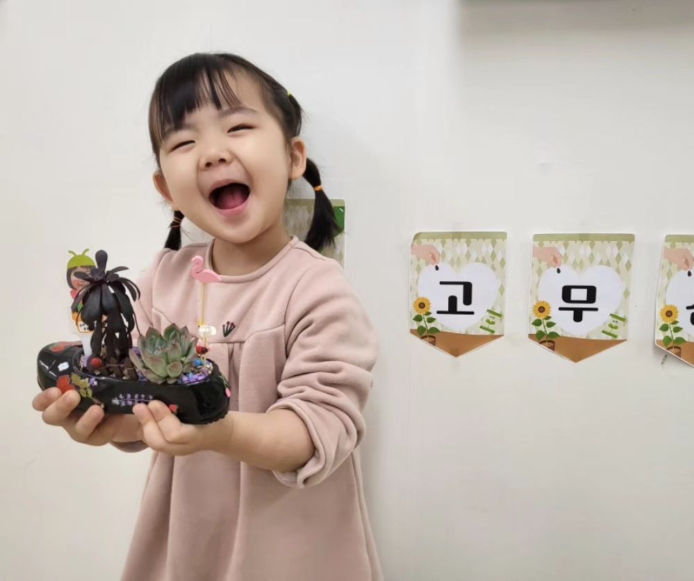 : ) ♡ 

# 소중한 친구들 얼굴은 가려주기 
#막내어린이집생활
#기여븐막둥이

-
-