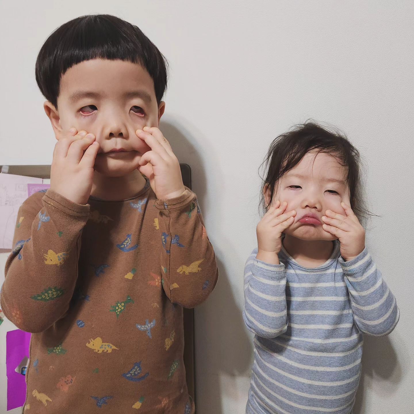 남편 앨범보다가 발견 ㅋㅋㅋ 
나의 행복, 나의 햇살
두 보물들..♥
부족한 나에게 와줘서 고마워!
#육아 #육아일기 #남매맘