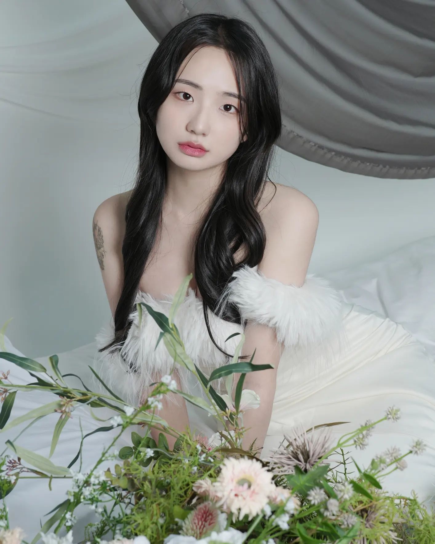 저는 이 글을 끝으로 공부하러 가보려고 해용
공부하려구 일도 그만뒀고 이사도 했네요
3년정도 예상하고 있습니다 더 멋진 사람이 돼서 돌아올게요!
못 올린 사진이 많은데 말씀드렸듯 그동안 했던 촬영물들 얼마든지 보정하셔서 혹은 무보정으로 사용하셔두 되구요
돌아오면 또 멋드러진 촬영하러 다닙시당
만팔을 못채우고 가는게 아쉽네요 곧 될것 같은데ㅋㅋ
돌아오겠슴당 잘지내세요 👋

.
.
.

photo. joung.yeon
model. lily_on_focus
hair&make-up. ditobeautyshop 
studio. andna_studio