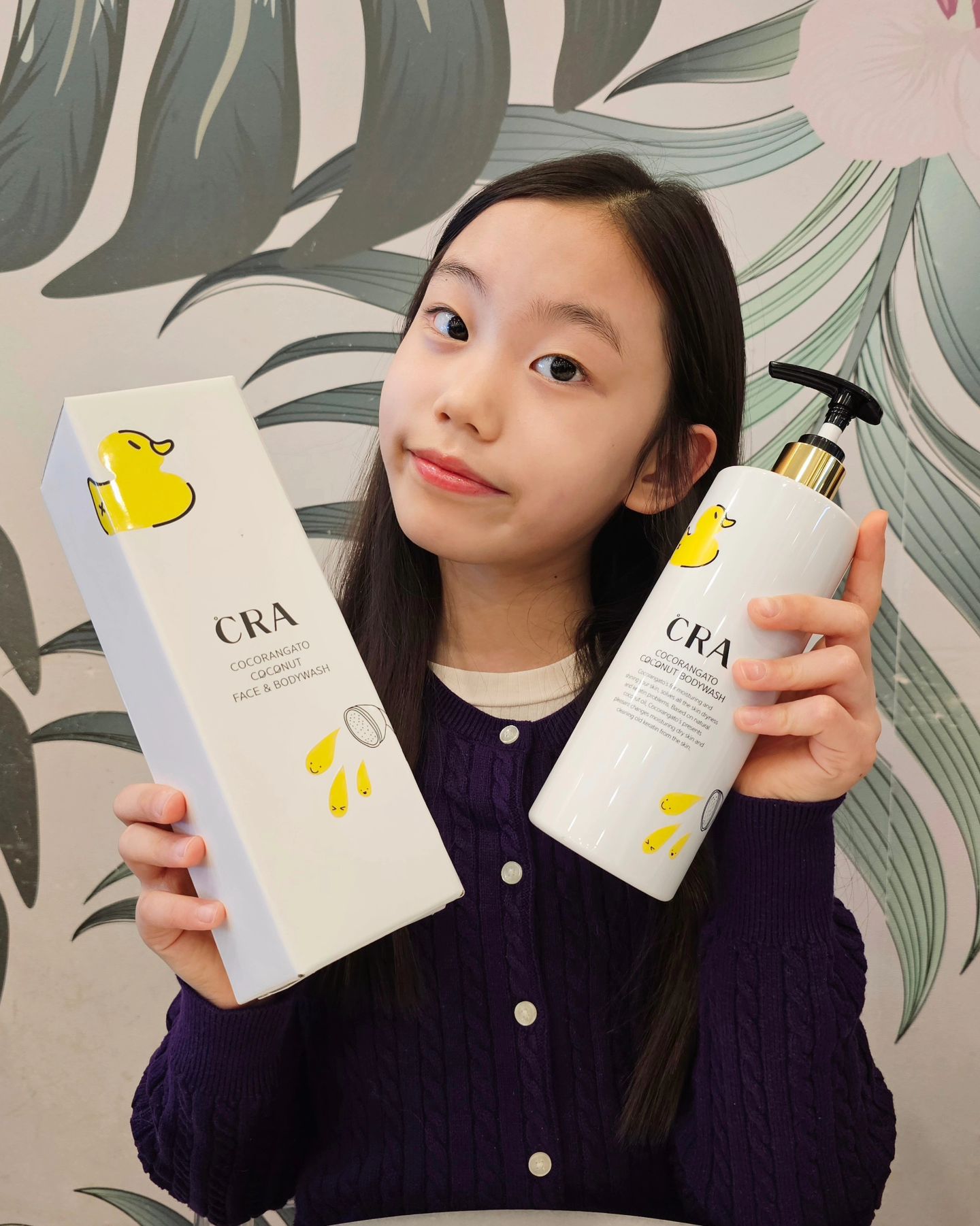 #협찬 cocorangato_official 

우리 아이 여린 피부를 촉촉하게 만들어주는 바디워시 찾고 계시다면
🧼코코랑아토🛁 추천드립니다🤍

🥥코코넛오일에서 추출한
라우릭지방산, 미리스틱지방산, 스테아릭지방산 식물성 유지를 사용했어요 🌿 

​✔️화학계면 활성제 ❌️

✔️원심분리법으로 추출한
유기농 코코넛오일이 함유되어
건조하고 민감한 피부에 안심하고 사용할 수 있어요

거품이 미세하고 쫀쫀한 느낌이라 각질층을 부드럽게 관리해줍니다

사용 후 뽀드득한 기분이 참 좋았답니다
세정력이 좋다는 게 느껴졌어요 ✨️

인공향료 없는 무향이라 더욱 맘에 들었어요🤍

✅️ 전성분 EWG green등급 💚💚💚

#바디워시추천 #천연바디워시 #유아바디워시 #코코랑아토 #트러블피부 #민감피부 #여드름 #아토피 #사춘기 #코코넛오일