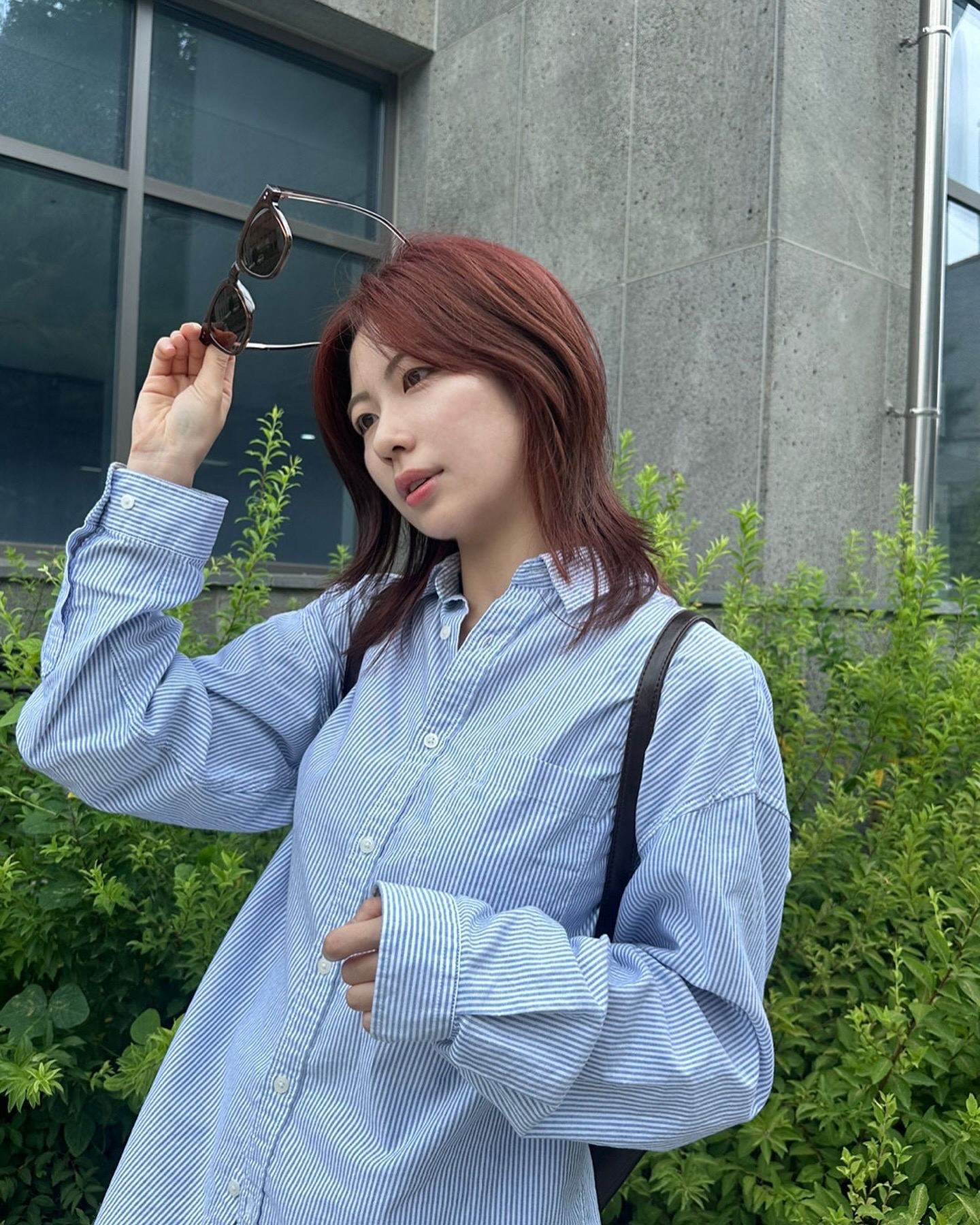 껴바