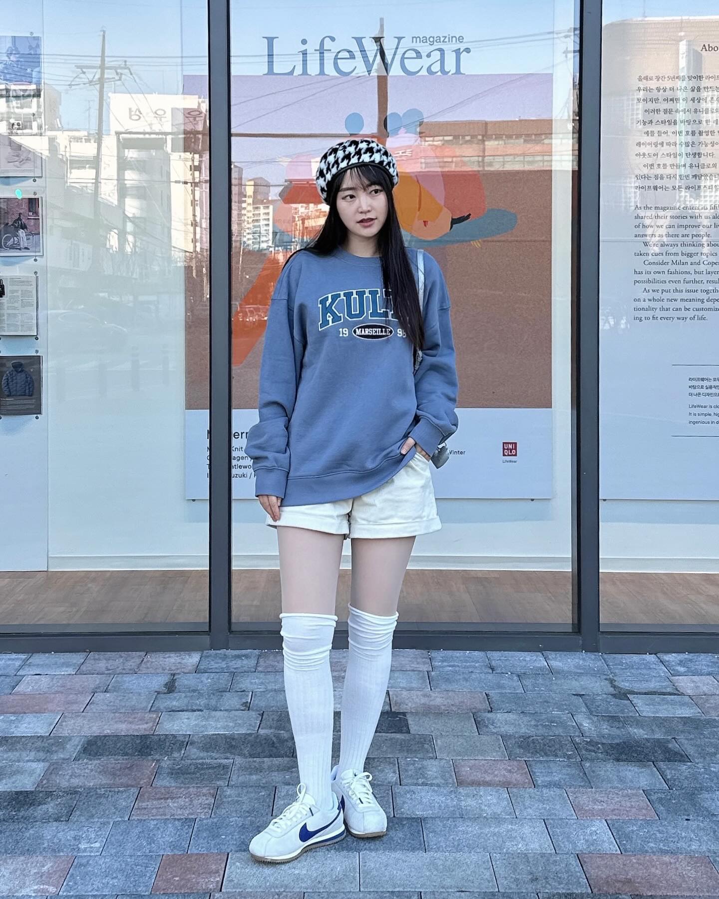 요즘 코르테즈에 빠져버린 나...
⠀
⠀
⠀
⠀
⠀
⠀
⠀
Hat : poesiedame_official 
Top : kulte.korea 
Bottom : shopcider 
Bag : maison246_official 
Shoes : nike 

#여자코디 #맨투맨코디 #기모맨투맨 #여자겨울코디 #코듀로이 #코듀로이팬츠 #베레모 #베레모코디 #코디추천 #나이키코르테즈 #나이키 #나이키신발 #백팩 #백팩코디 #여자백팩 #미니백팩 #실버백 #쿨트 #포에지담 #겨울코디 #코르테즈 #겨울팬츠 #핫팬츠 #메종246 #샵사이다 #cider #nike