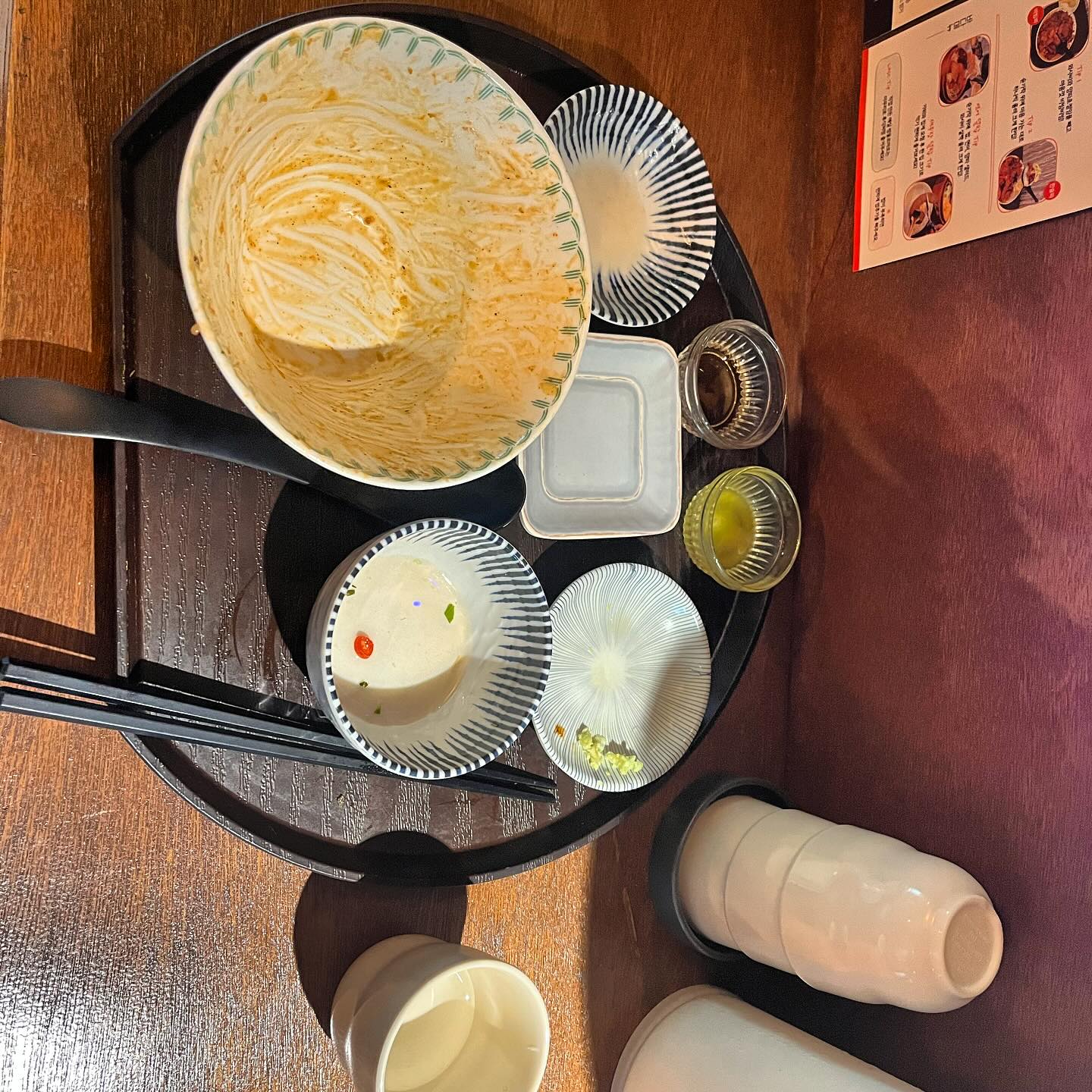 오늘 하루도 따뜻한 식사 대접해드릴 수 있어서 좋아요

식사 끝나고 난 뒤 쟁반을 가지고 올 때 마다 흐믓합니다. 

감사해요 ㅎㅎㅎ 

#지붕덮밥일산웨스턴돔점 #지붕덮밥웨스턴돔