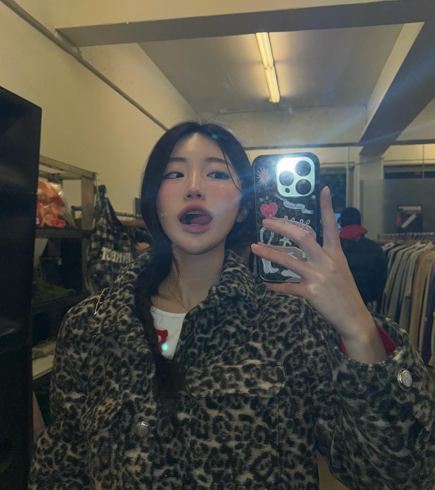 😽😽 가장 행복하기도 아팠기도 했던 2024
새해엔 다들 사랑만 하고 살아요 🤞🏻
!!! !! 모두모두 사랑해 !!! !애들아 사랑해 !!!!!! !!!!!!!!!!!! !!
