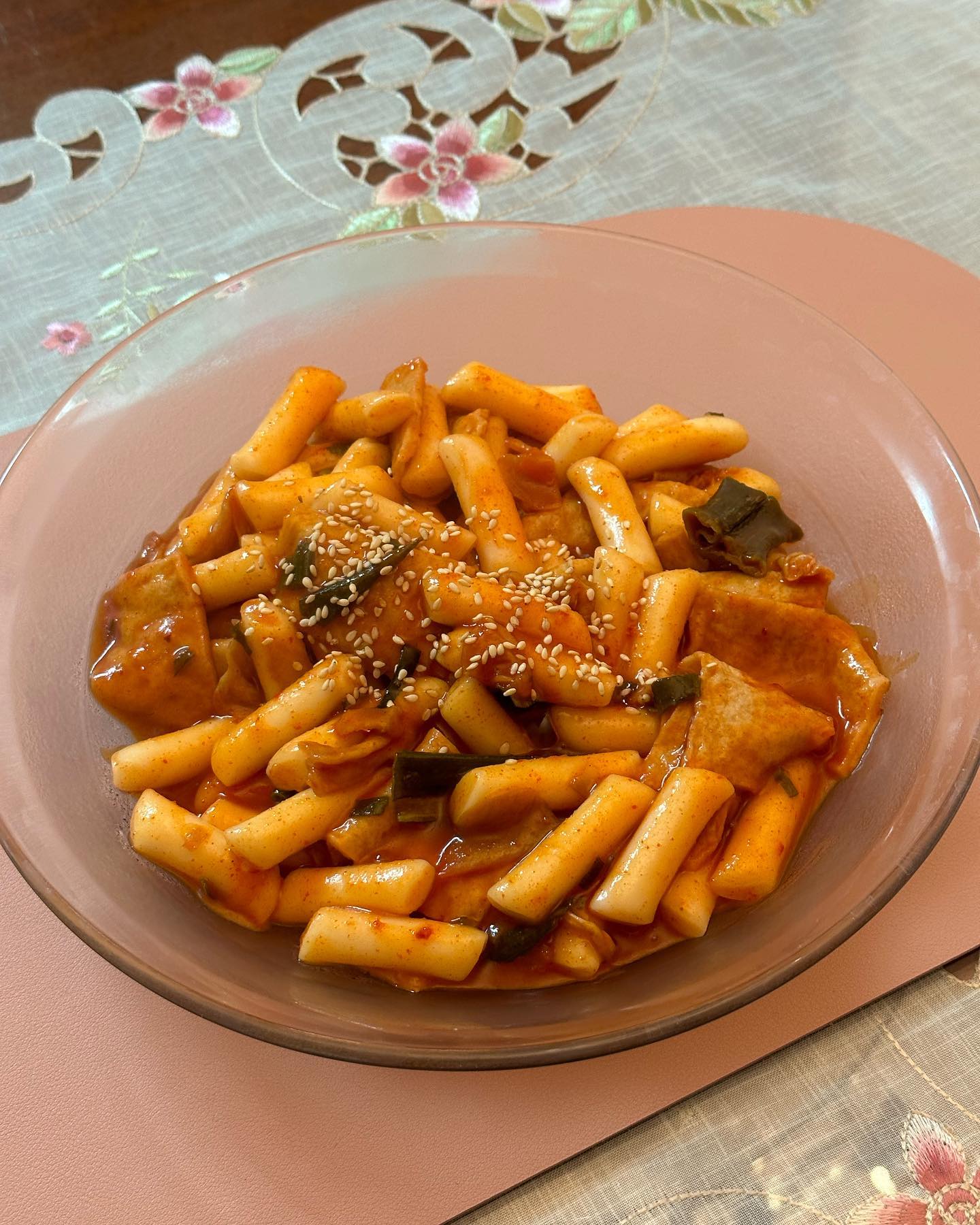 (광고) 6분만에 조리가능한 떡볶이 밀키트

#두빛먹스타 #두빛_밀키트 

해동없이 바로 요리해서 먹을 수 있었던 우리들녘식품 바로쿡 한국인의 떡볶이! 끓는 물에 떡볶이소스, 야채믹스, 떡만 넣고 끓여주면 완성이라 너무 간편해요👍🏻

#협찬 #바로COOK #우리들녘식품 #한국인의떡볶이 #떡볶이밀키트 #국내산야채 #쌀떡 #온가족 #아이들간식 #원팬요리 #밀키트추천 #조리간편식 #간단한조리법