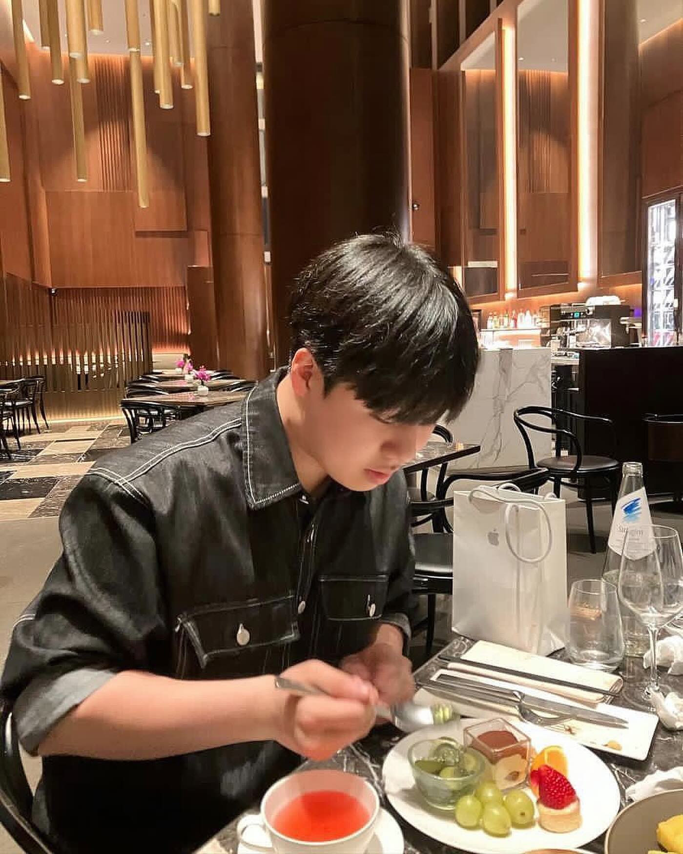 그대의 눈동자에 🥂

2024.03.29

#ootd #커플시밀러룩 #생일 #데이트 #메리어트호텔 #🖤 #커플 #커플룩 #럽스타그램