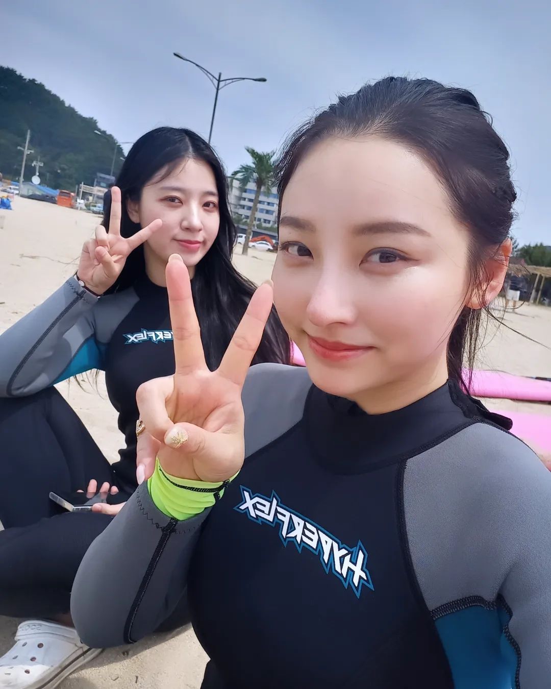 또채랑 같이 양양 서핑방송 다녀왔어요 😚😚
서핑 처음 해봤는데 생각보다 힘들더라구용
서핑방송영상 유투브에도 업데이트 했습니다!!
그리고 숙소 들어갔는데
뷰가 너무너무 좋더라구요 
헤헤 보기만해도 완전 힐링

● 솔게스트하우스 양양서핑점 (강원 양양군 현남면 인구길 28-25)

전객실 오션뷰 양리단길 메인 게스트하우스
😚😚