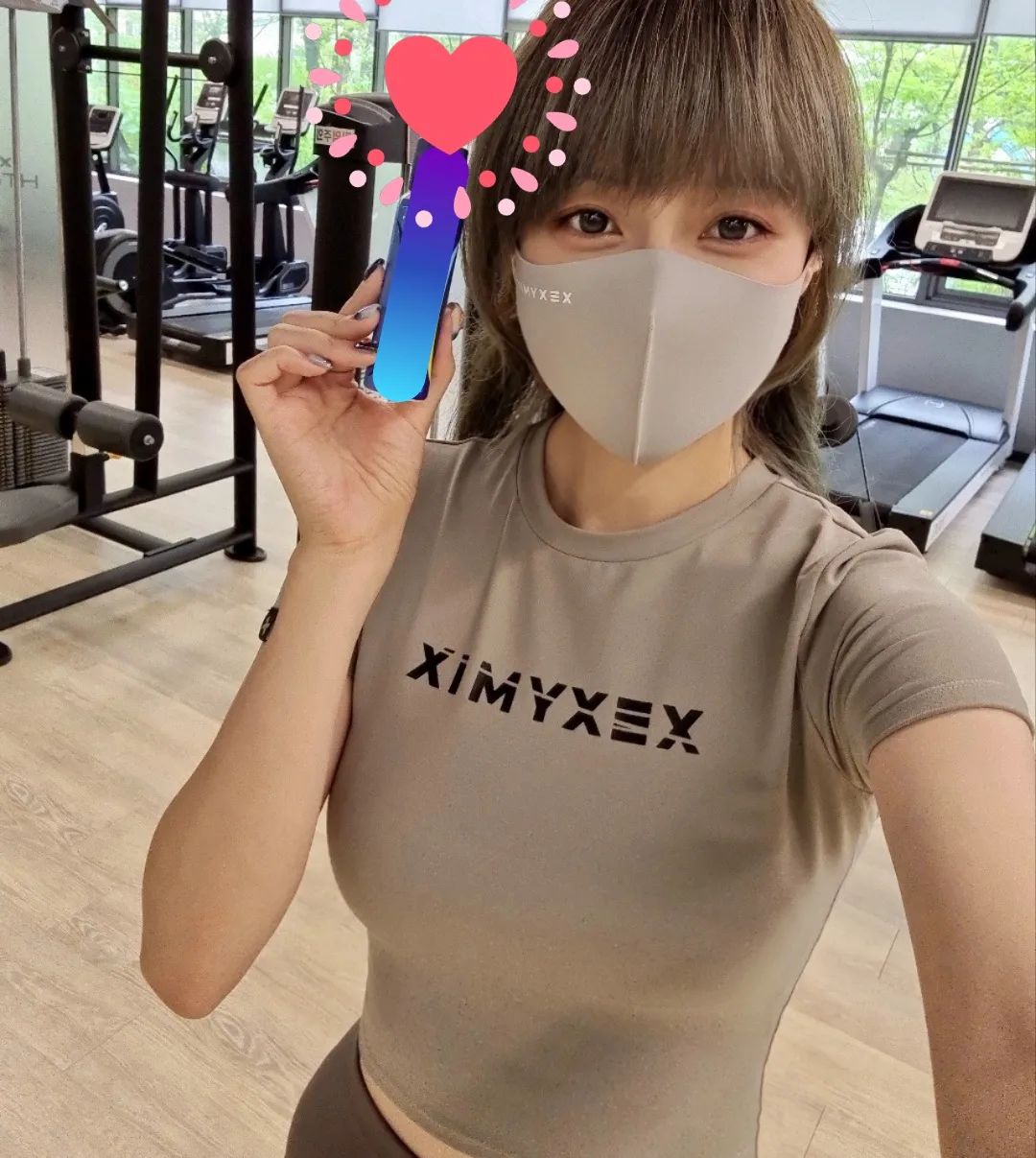 협찬 제품 들고 찍어서 버려졌던 사진을 요술봉으로 살리기🙄 ㅋㅋㅋㄱㄱㅋㅋㅋ
(요즘 인스타 왜케 뜸하냐고 피드 좀 올려달라는 분들 말에 찔려서 부랴부랴 찾아봄😰)

사고싶은 거 다 사고,
먹고싶은 거 다 먹고,
하고싶은 일 다 하고,
배우고싶은 거 다 배우고,
내맘대로 다 하며 사는 요즘❤️

내가 좋고, 네가 좋고, 행복하고, 평화롭다.💕