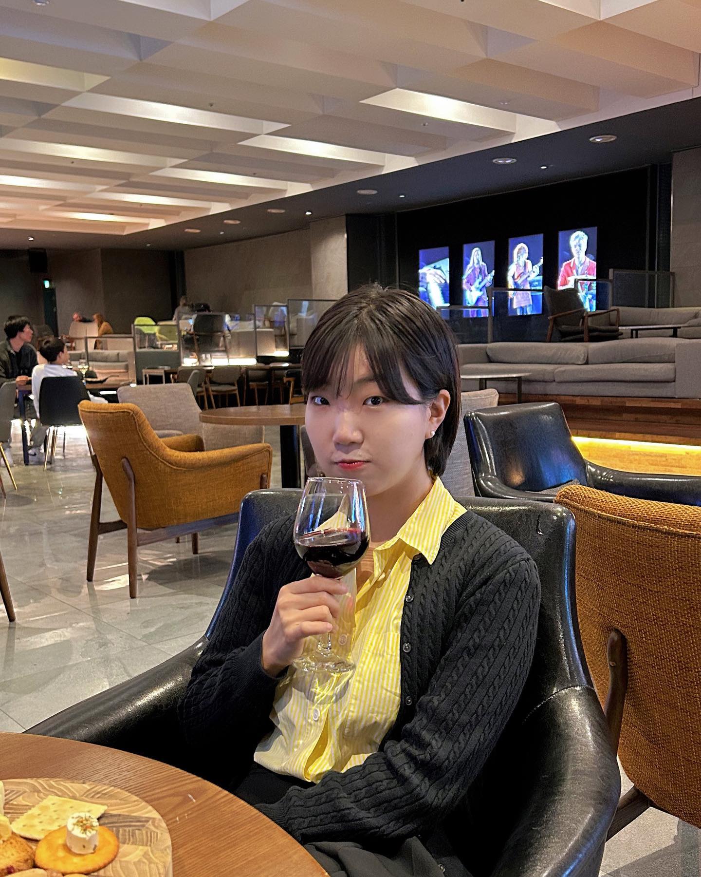 일 겸 여행으로 간 강원도.
날씨덕분에 재난 영화 한편 뚝딱…!
자연의 위대함 앞에서 인간은 한낱 먼지…🪐

#강원도 #여행 #일상 #셀피