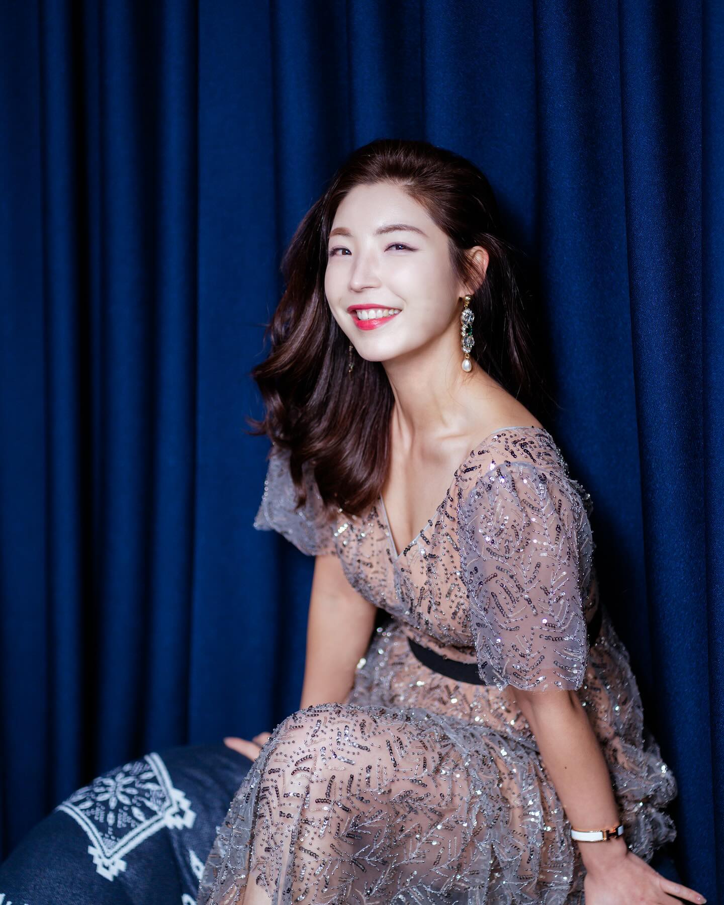 코발트블루💙

개인적으로 좋아하는 색😉
청룡의 해를 맞이하여 파란 스튜디오 촬영📸

📸 sleepic_r09