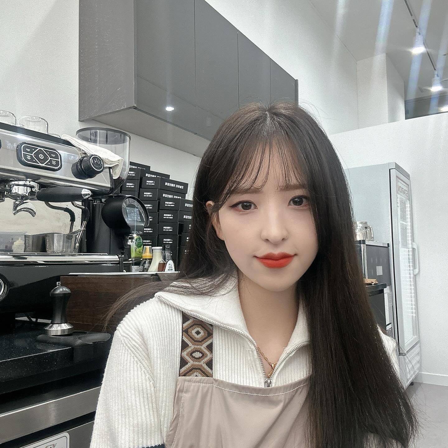 삘 받아서
앞머리 잘라버리긔✂️

#사람은 
#똑같은실수를반복하지 
#😥