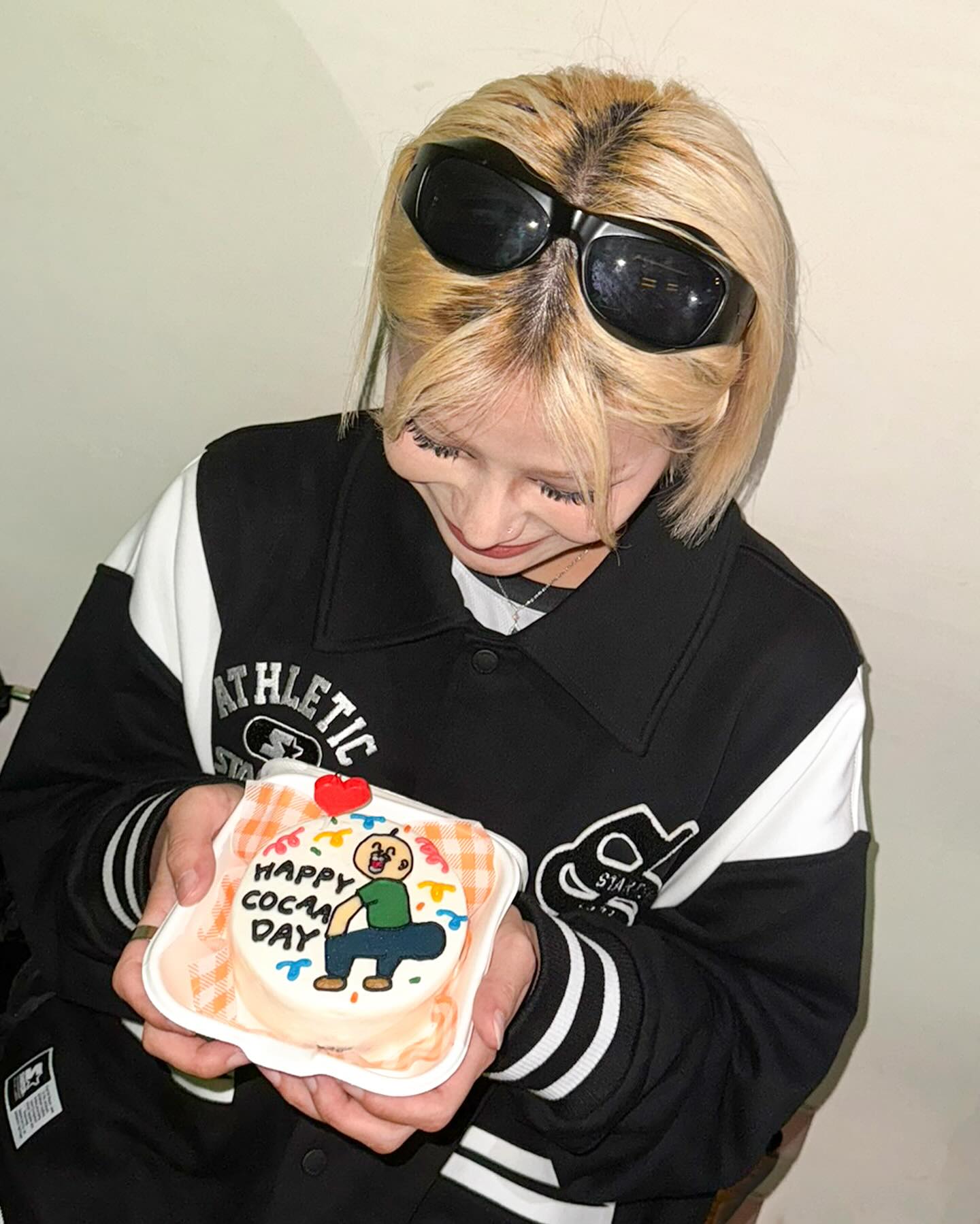 Happy Cocaa Day ˗ˋ◜❤◝ˊ˗

축하해주신 분들 정말 감사합니다
따듯한 마음으로 행복하게 보냈어요
아름다운 밤이에요 모든 분들 😍♥️🙏🏻

Thank you for the congregations 🙏🏻☺️🥰

#생일에도 #어김없이 #비가옴 #😂