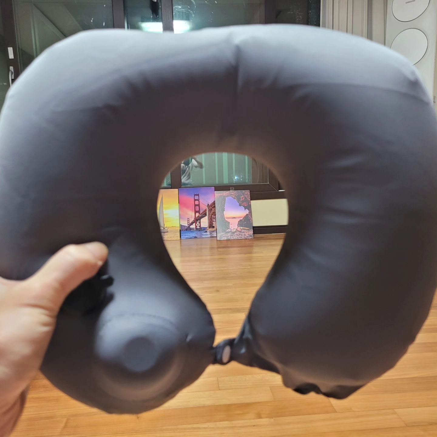 착한연구소 목쿠션 짱! 좋아요~ ㅎㅎ
공기 넣기 편하고 쿨링 소재라서 시원하고 쾌적해요

#착한연구소 #목쿠션