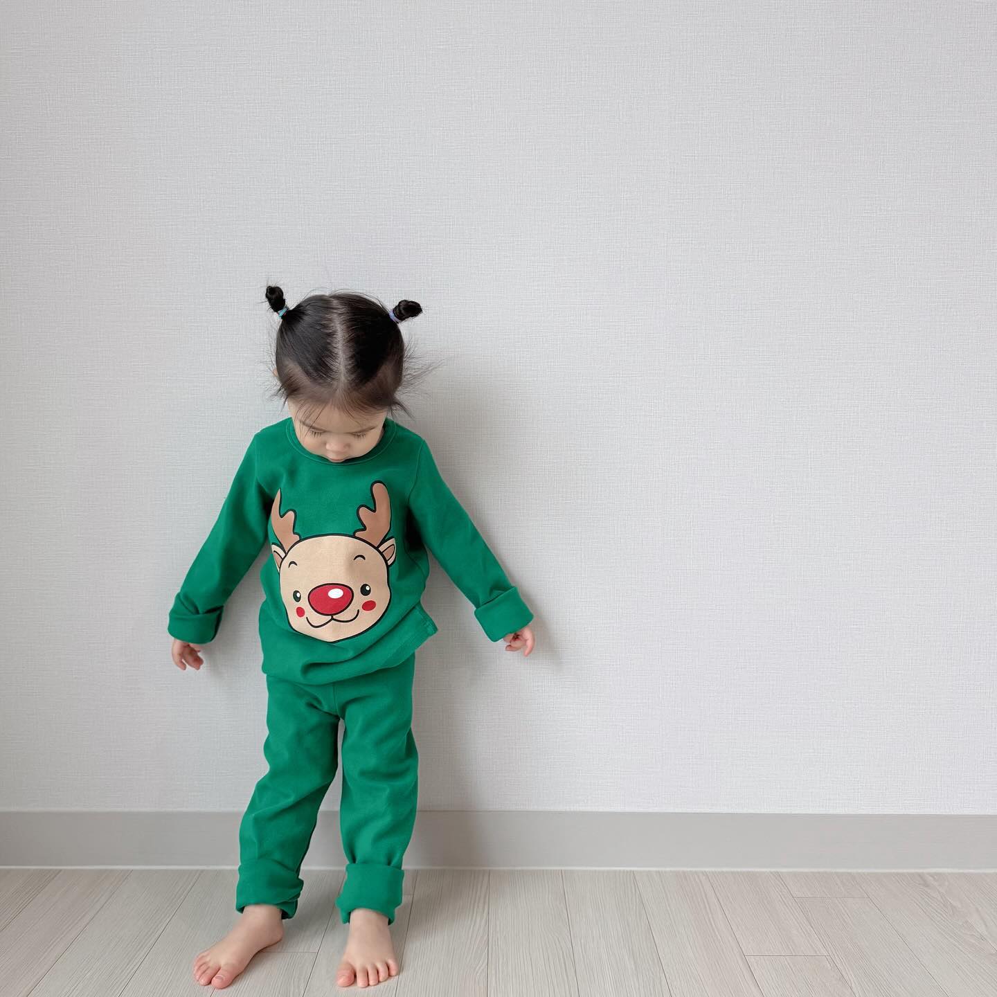아직은 많이 크지만,
완전 귀여운 이번 실내복💚

트리는 언제 설치할 수 있을까요 루돌프씨🫎