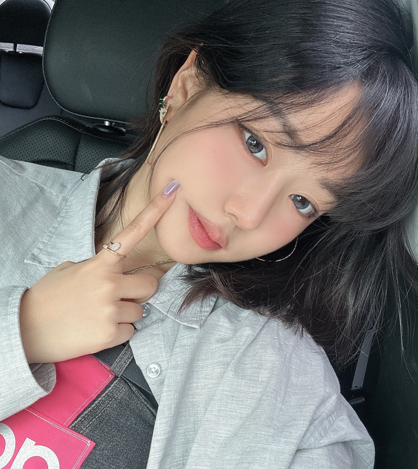 카톡 프사 올렸더니 제발 인스타에 올리라고들 해서 🦊🙃 이제 올해도 절반 다갔ㄷ ㅏ 〰️〰️🥺