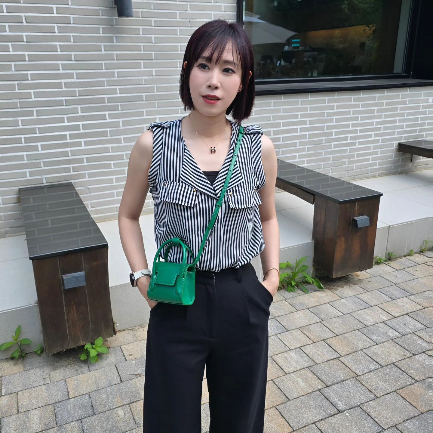 💜 제주도 집에 엄마님의 호출로 내려왔어요.⠀
 ⠀
오늘은 잠시 집근처 카페도 다녀오고, ⠀
네일도 받고오긴했는데,,⠀
저는 사실 제주도 집에 오면 집밖을 나가지 않아요ㅋㅋ⠀
그러다보니.. 관광지를 거의 모르는 수준,, 좋은곳 많이 생겼다던데...ㅋㅋㅋㅋ😂⠀
⠀
여긴 오늘 날씨가 엄청 좋네요🌞 ⠀
맛점하시고, 즐거운 하루되셔요!❤️❤️⠀
⠀
⠀

#제주도⠀
#맛집이나좋은곳추천해주세요ㅋㅋㅋ⠀ ⠀