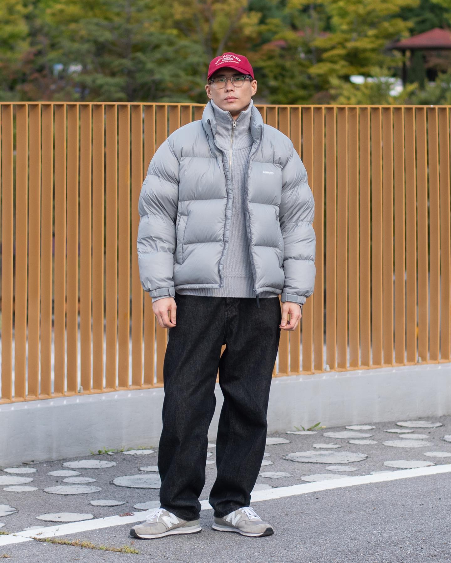 #광고
.
.
🧥 커버낫 - RDS 씨빅 숏 푸퍼 그레이(182/72, XL착용)
누구나 좋아할 수밖에 없는 스탠다드한 디자인의 숏푸퍼!
쫀득하고 영롱한 색감을 표현하는 나일론 100% 겉감이 매력적이에요.
우모량이 무려 356g(L 기준)이나 들어가 있고 필파워는 550~600FP, 솜털, 깃털의 비율은 황금 비율인 8:2로 빵빵함이 남달라요.
부피감이 대단한 아우터답게 기존 정사이즈 선택 시 작다는 느낌을 받을 수 있으니, 정사이즈에서 한 치수 UP 하시길 추천드려요.
유행 타지 않고 오래 입을 숏패딩 찾으신다면, 이번 커버낫 RDS 씨빅 숏 푸퍼 주목해 주세요!
데일리로 입기 좋은 기본의 캐주얼 스타일에 이만한 깔끔 숏패딩도 없답니다.
8가지 컬러에 사이즈도 5가지나 준비되어 있어 남녀 모두 즐기기 좋아 커플 숏패딩으로도 추천해요~!
covernat_ 
.
.
#커버낫 #커버낫숏패딩 #숏패딩 #남자숏패딩 #남성숏패딩 #패딩브랜드 #푸퍼 #숏푸퍼 #숏패딩추천 #기본숏패딩 #깔끔숏패딩 #RDS #RDS패딩
