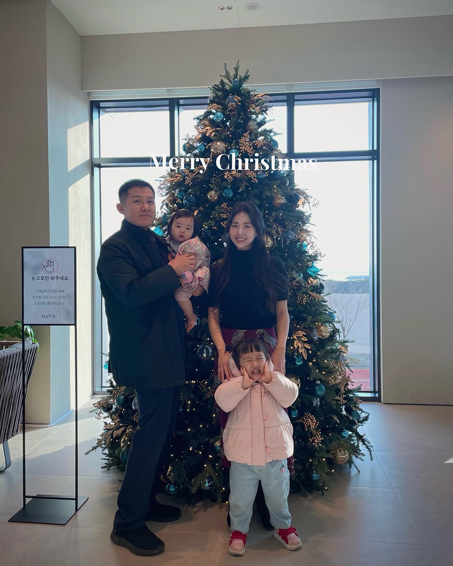율자매, Merry Christmas!
루피와 함께라 Happy Christmas 🎄♥️

#크리스마스 #한화리조트 #마티에