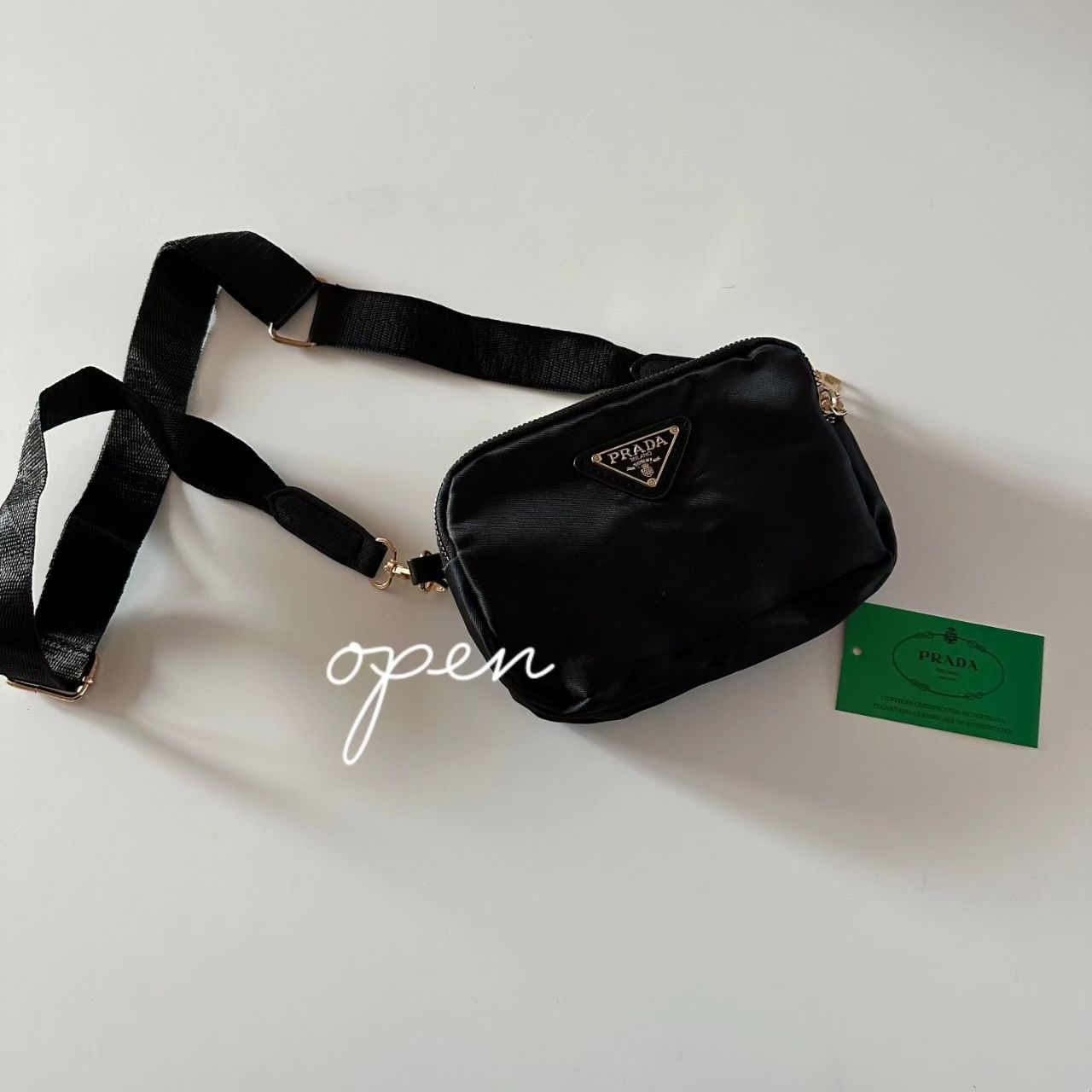 바로배송 프 크로스백 open ✔️13000원

어디든지 휘뚜르마뚜르 편하게가볍게 사용하실수있어요 수납공간작은 가방 ㄴㄴ
가볍지만 수납공간 3개나있어서
활용도 만점

수량 넉넉히 채워놨어요
따로 오픈문의가 너무많았던 그상품!!

바배 꽉꽉 채워뒀구
바배품절시 예약주문입니다

일정 꼭 참고하셔서 구매해주세용

수입진행기간
10월30~11월5일

수입배송기간
바로배송 평일2-3일
예약배송 주문기간 마감후 평일기준14일
리오더시 평일기준3-4일추가

색상: 블랙

사이즈
게시글 사진 참고해주세요

​​❤️구매문의는 댓글 또는 디엠주세용
💳카드,네이버/카카오페이결제가능