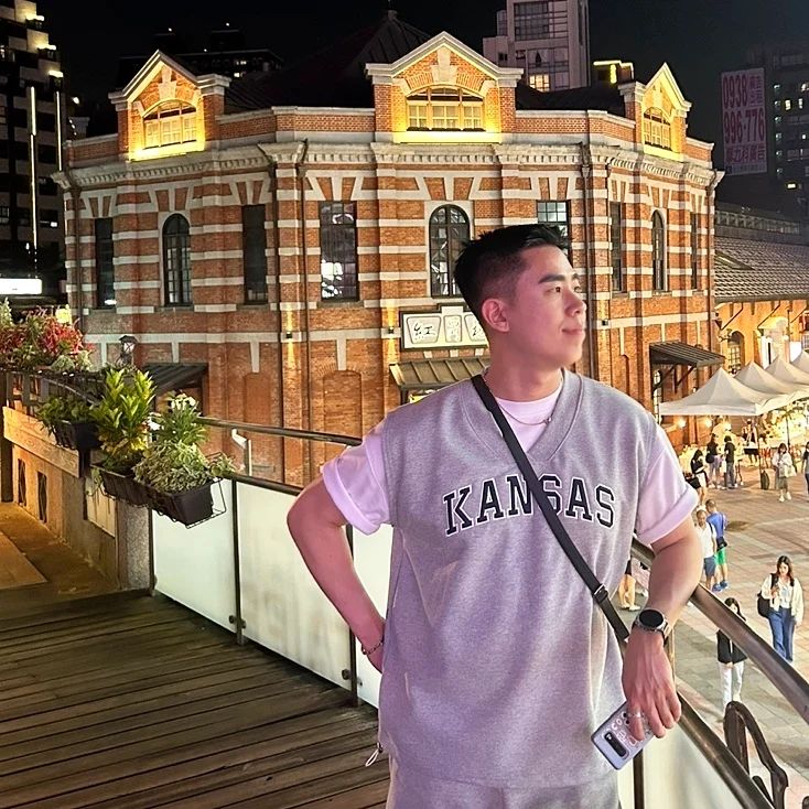 또 다시 대만
5월인데 날씨 좋은거 실화냐
여행 끝까지 좋은 날 이어지길

#대만여행 #타이페이 #여행스타그램
