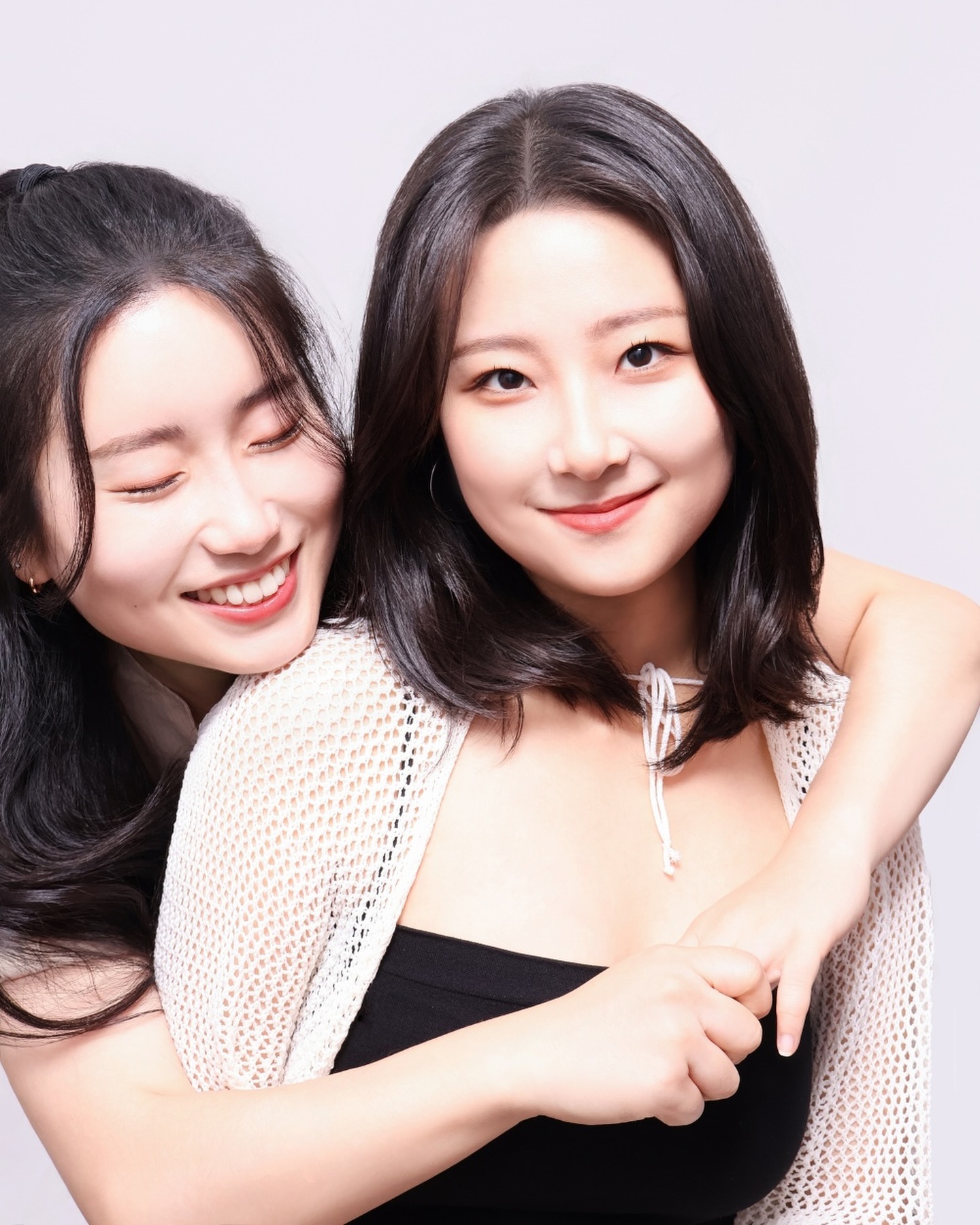 4년째 방문해주시는 예쁜 사진관 단골 고객님 🥰
얼마전엔 궁동점을 방문해주셨는데, 이번엔 생일을 맞아 친구와 함께 은행점을 방문해주셨어요 🎂🩷
특별한 날을 더 특별하게 만드는건 소중한 친구와
사진 한 장이 아닐까요?

📸

#은행동셀프사진 #대전사진관온김에 #대전우정사진 #대전이미지사진 #대전증명사진 #대전사진관 #궁동사진관 #사진잘나오는곳 #셀프스튜디오 #사진잘찍는곳 #은행동셀프스튜디오 #은행동사진관 #대전셀프사진관 #대전셀프스튜디오