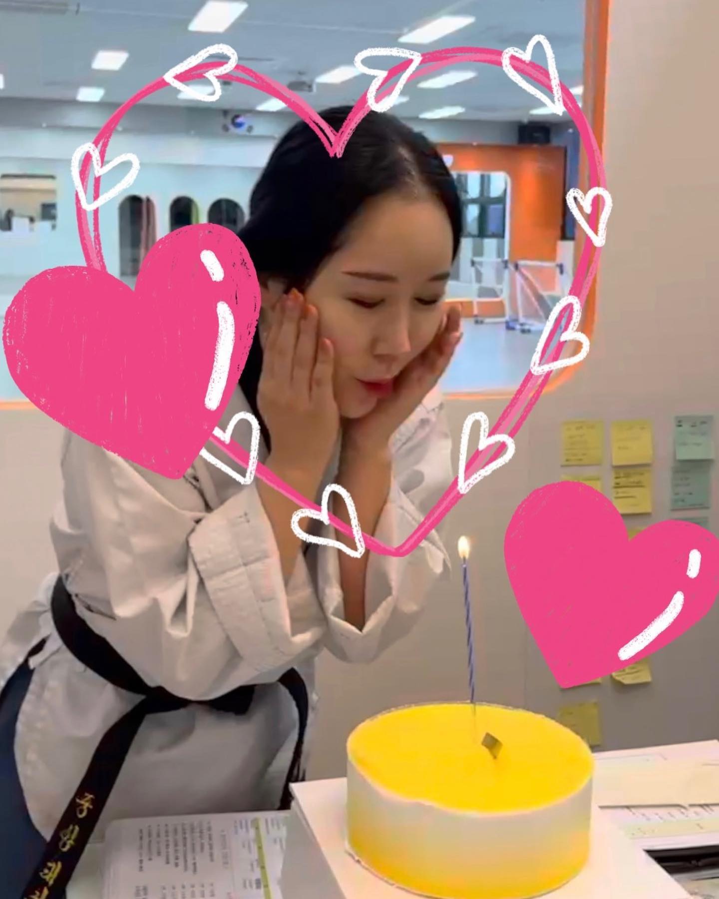 .
사랑하는 중앙태권도👍🏻
감사해요 감동🥹🫶🏻
🧡🧡🧡🧡🧡🧡🧡

#미리생일 🎂
#생일축하 #생일케이크 
#관장님사범님감사합니다 
#아이들이불러준생일축하노래