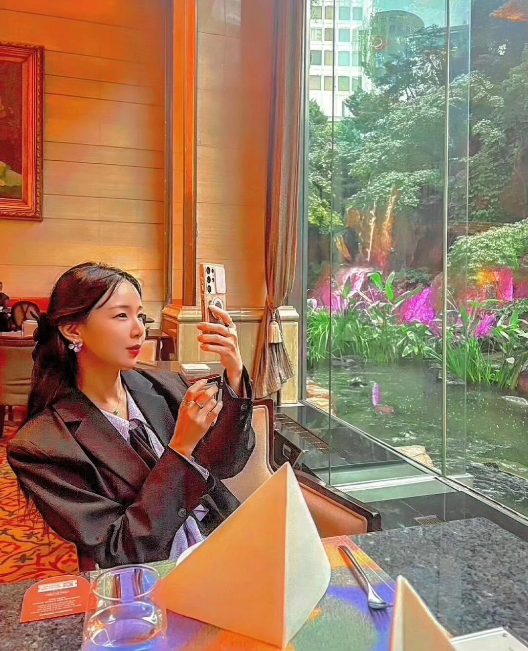 📷🫧🩷🫶🩷🫧📷

모두 각각의 즐거운 추억들을 가득저장하며 올해를 잘정리하구
새해에는 하고싶고 이루고싶은일들 모두 다 이뤄지는 한해가 되길!
.
.
.
.
.
#롯데호텔서울 #롯데호텔소공동 #페닌슐라라운지 #에프터눈티세트