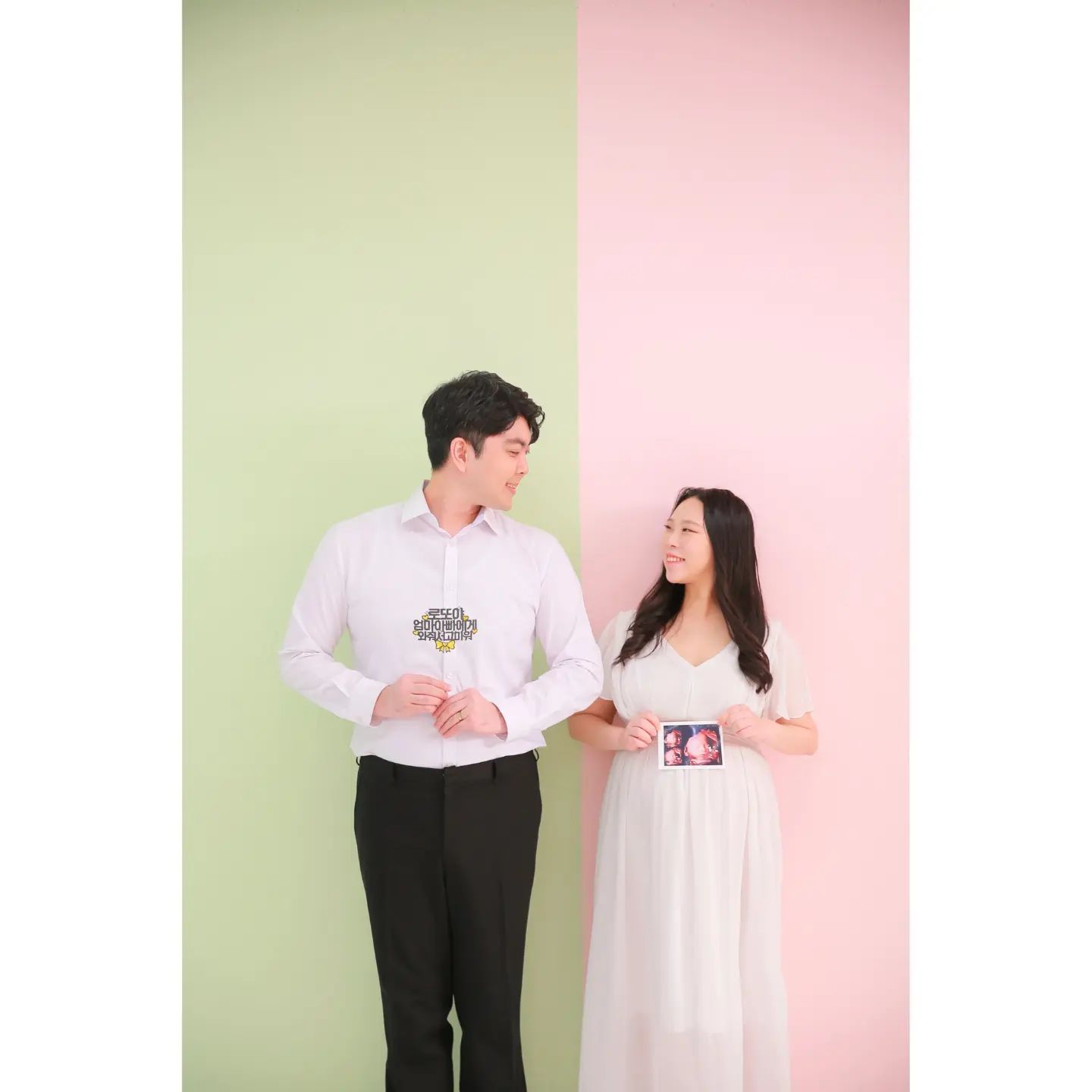 우리 셋👨‍👩‍👦

#첫가족사진 
#만삭사진