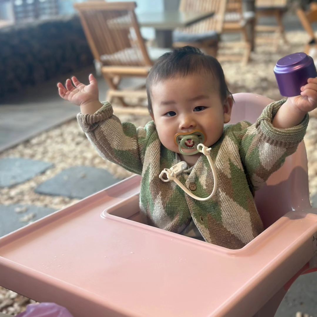 #한참예쁠나이 
.
울꼬맹이 #2살 되써유^^
.
야무지게 잘크고있는 써니♡
.
첫째땐 사진도 많이 찍고 동영상도 많이 찍었는데
우리 둘째는 자꾸 눈으로만 담네~~~
.
순딩순딩 예쁜 내새끼♡
.
사랑하고 또 사랑해~~~~
.
#새해첫여행
.
여기는 #랑데자뷰거북섬 
.
