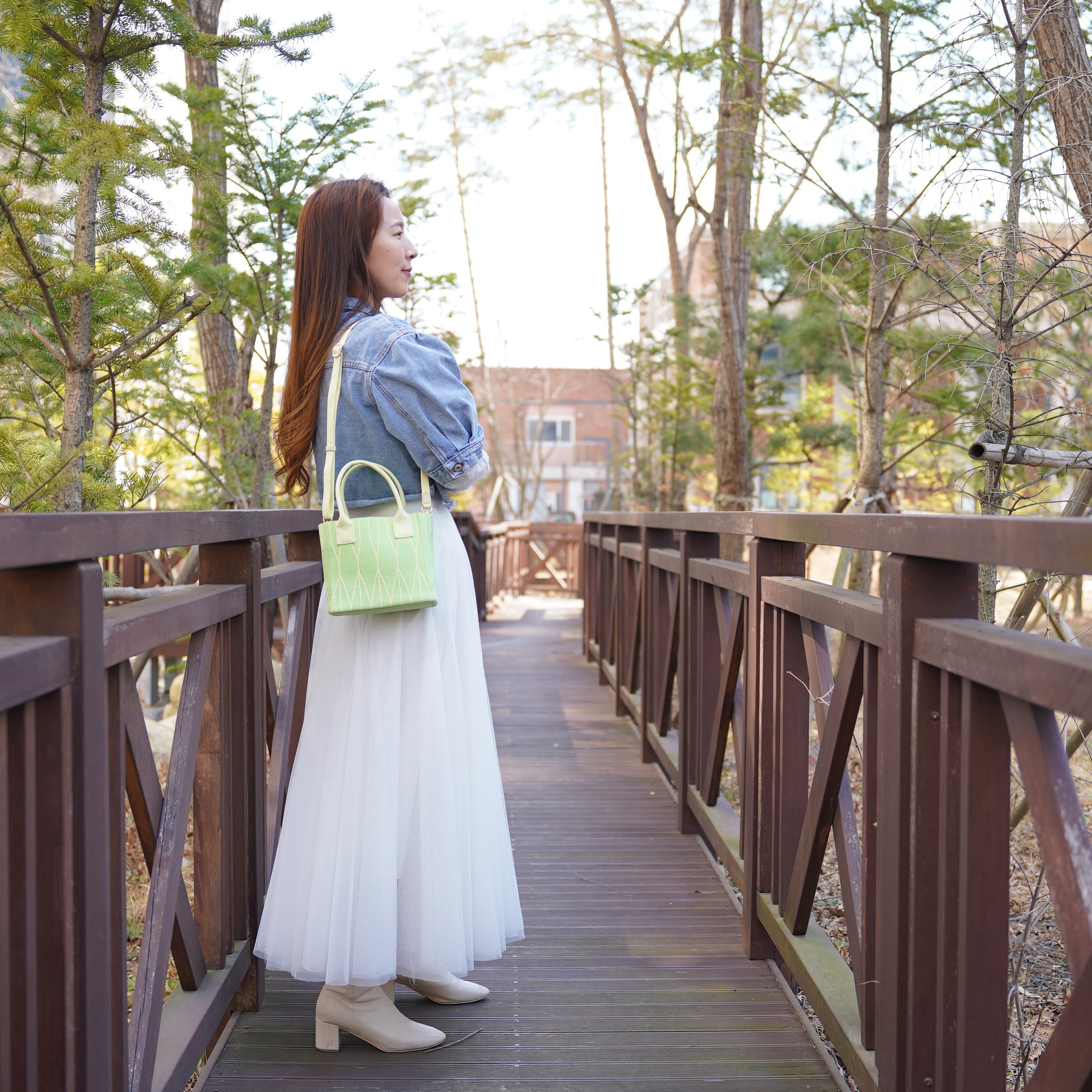 💛💚💛💚
⠀
노랑 연두가 어울리는 날들이 오고 있다
내가 딱 원했던 사쥬
-
⠀
rvnnyc
컨템포러리 하이엔드 니트웨어브랜드
#RVN #알브이엔
⠀
~3/31까지 온/오프 매장에서 새학기맞이 프로모션
‘한정판 작가 콜라보백과 RVN의 베스트셀러 미니오리가미백’ 20%中
⠀
#미니백 #니트백 #손가방 #봄코디
