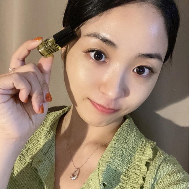 @yustina_no.1 on Instagram: "#협찬 프랑스 메디컬 브랜드🇫🇷 #엥뎀 유럽 슬로우 코스메틱 인증 제품 여자들은 아시죠? 호르몬 주기에 따라서 피부트러블 올라오는거...ㅠㅠ 저는 그날이 다가오