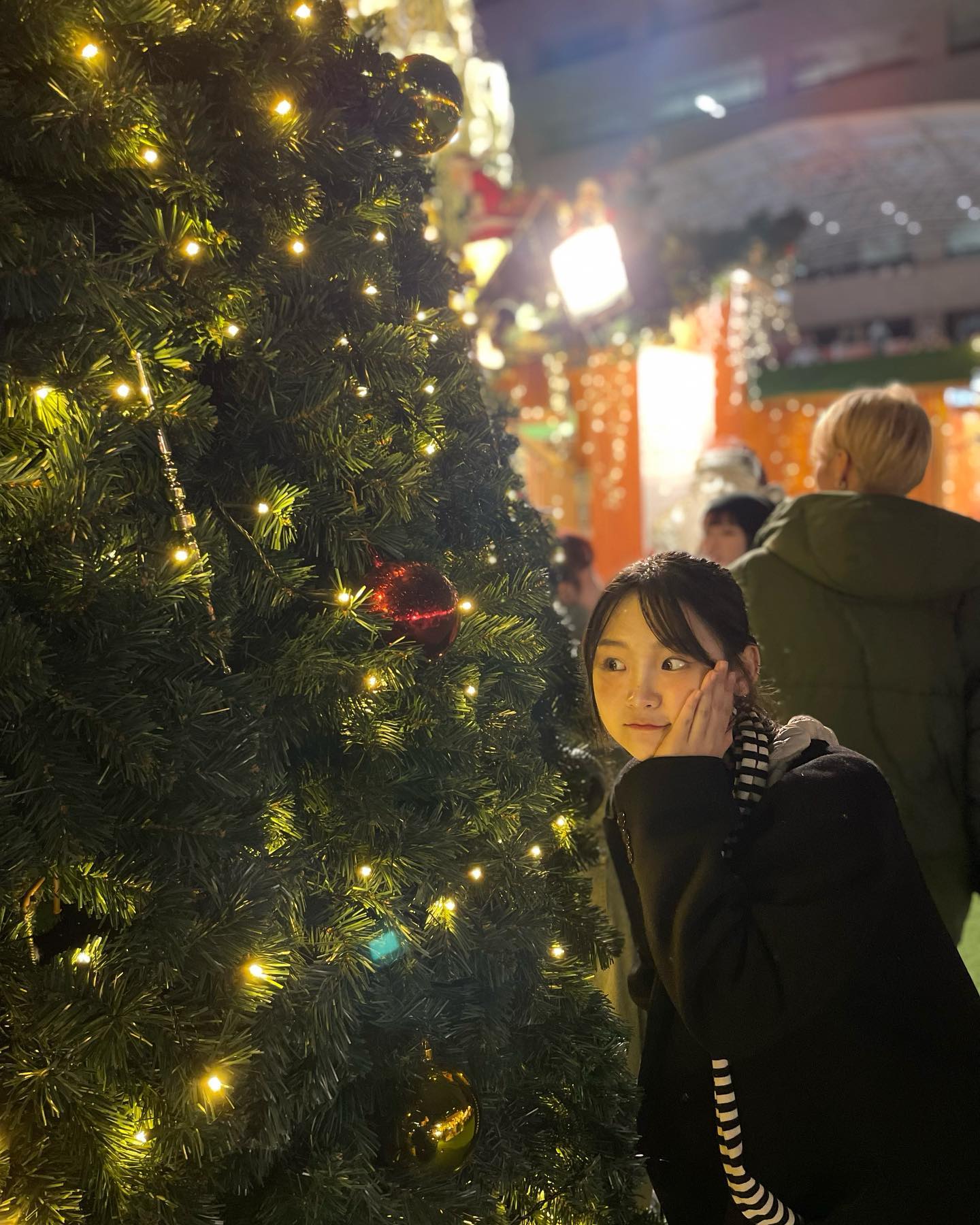 크리스마스 이브니까 나도~🎄
(ft.뽀삐뽀삐뽀삐뽀 잘못 아는 아저씨와 나의 호탕한 웃음)