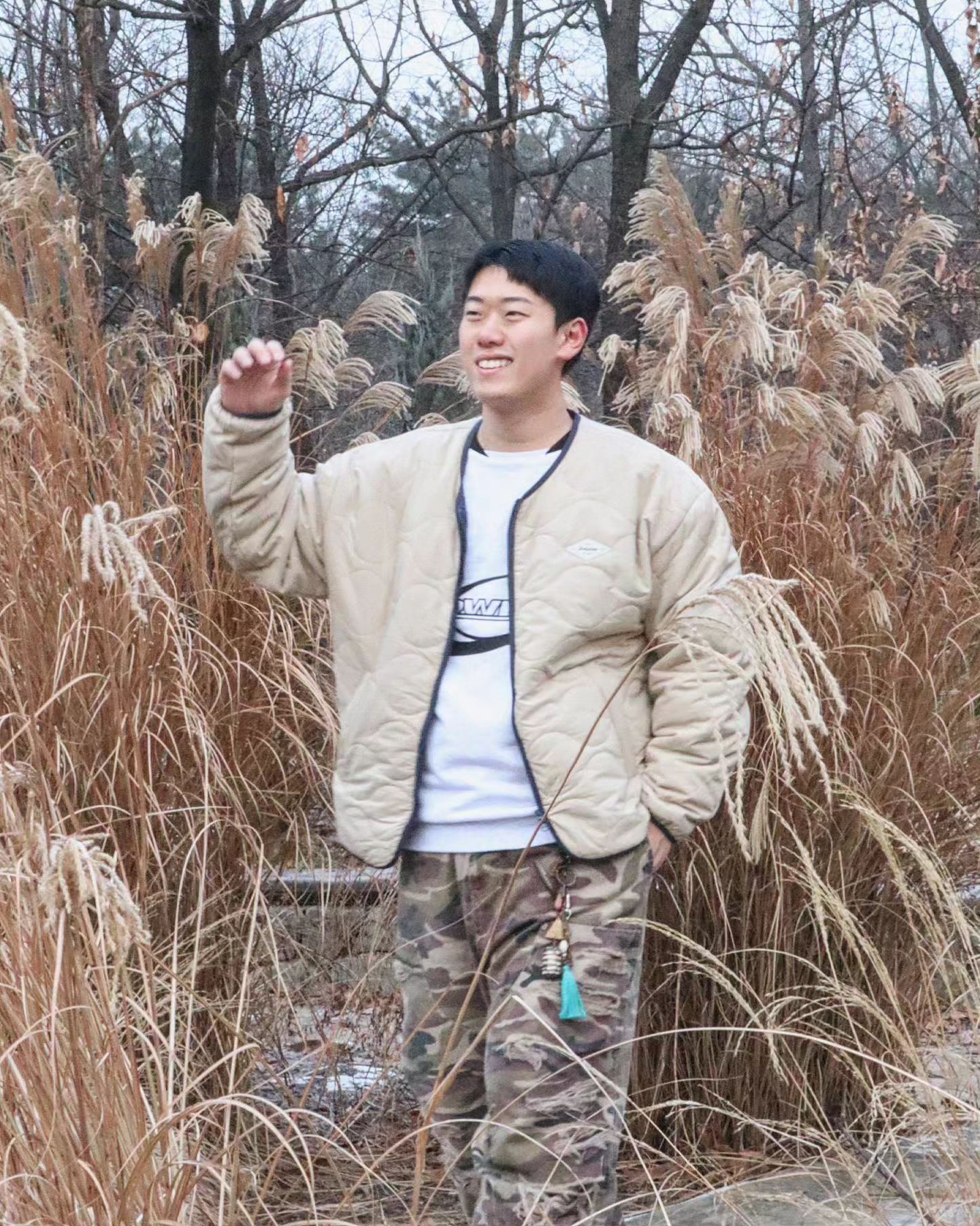 봄이 올 듯 말 듯 🌞 
.
✅️ 캐주얼한 매력이 돋보이는 퀼팅 자켓은
expressholiday_official 
#익스프레스홀리데이 #퀼팅자켓 💛💛
.
물결 모양의 웨이브 퀼팅이 포인트로
여유로운 실루엣과 투웨이 지퍼 디테일로
레이어드에 최적화된 퀼팅 자켓 아이템
.
✅️ 174 / 78 / 3사이즈 착용
이너 맨투맨과 착용시에도 안정감있는 핏감이 연출
편안한 세미 오버핏으로 잘 맞습니다 😆😆
.
.
.

#자켓코디 #자켓추천 #익홀 #expressholiday