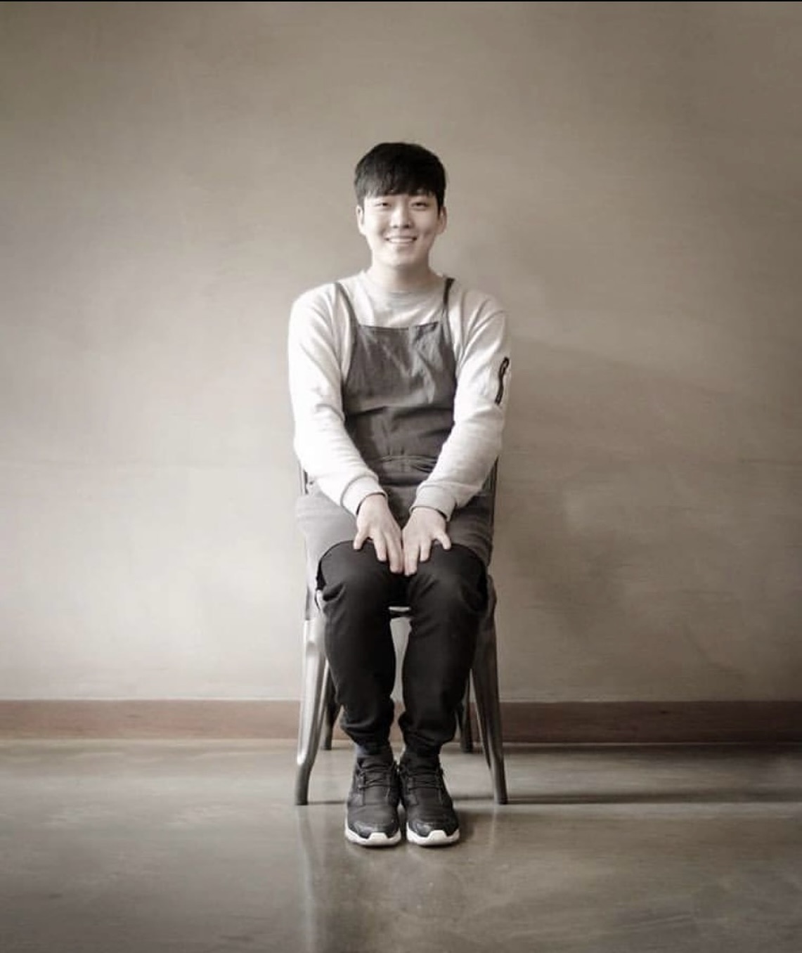 #manymake
7년, 2460일을 끝으로
마니메이크 카페는 영업종료되었습니다

연중무휴로 지켜낼 수 있었던 건
모두가 여러분 덕분입니다 
앞으로 제 스튜디오로 사용될 예정이니
오고 가다 제가 보이면 인사 건네주세요
맛있는 핸드드립 커피 내려드리겠습니다 

함께했던 모두 
건강하시고 행복하시길
간절히 소원하겠습니다 
그간 감사했습니다
#마니메이크