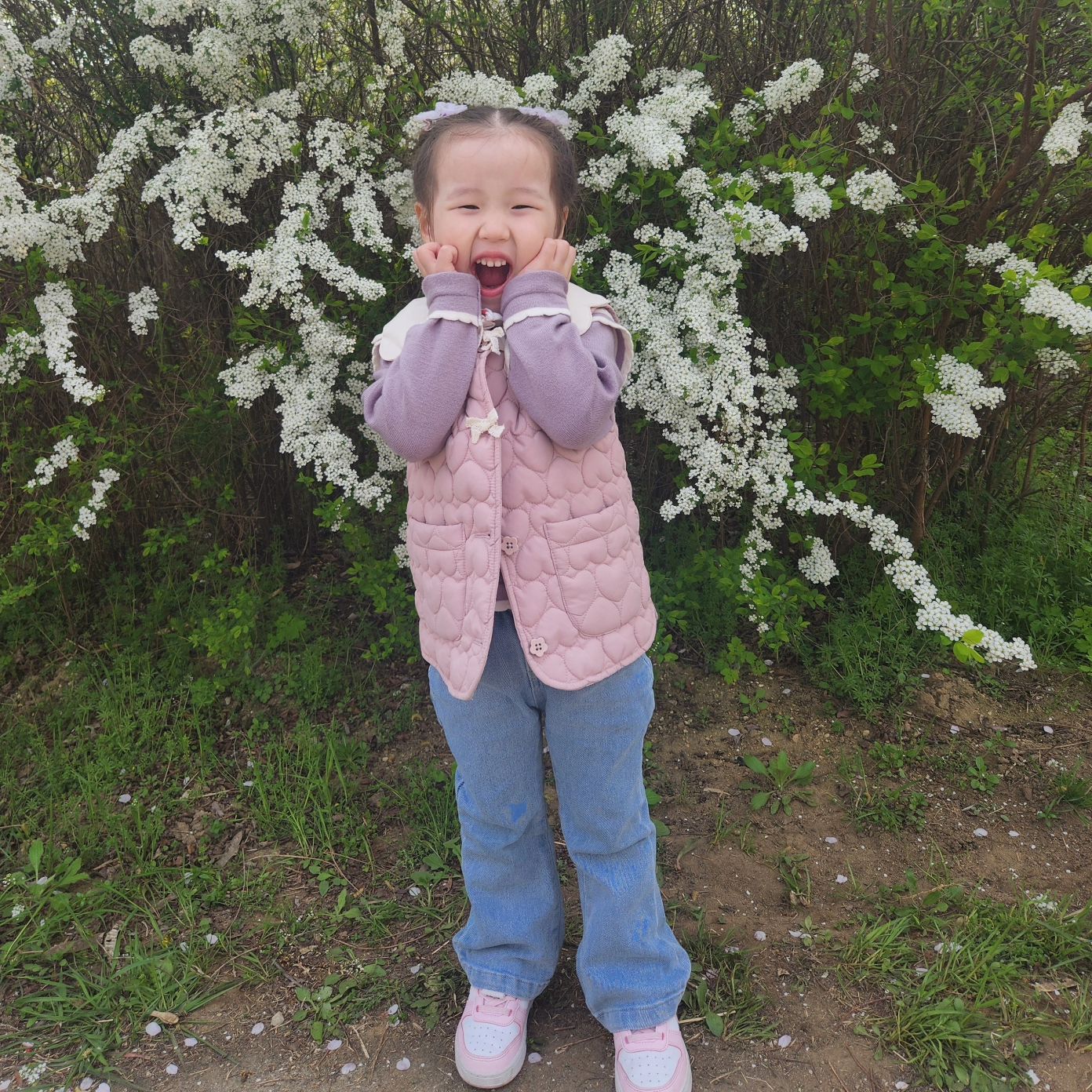 #인생1347일차 #하현서 #하똑똑 

사진이 한장만 업로드되서 다시올림ㅋㅋ
4월 봄 외출과 유치원 등원샷
그리고 견학
4월과 또 다르게 많이성장했고
유치원이며 영어며 다 잘 하고있다며!
친구들과 싸우지말고 잘 지내자😆
벌써 7월인데 올해도 반이 지났구나ㅜㅜ