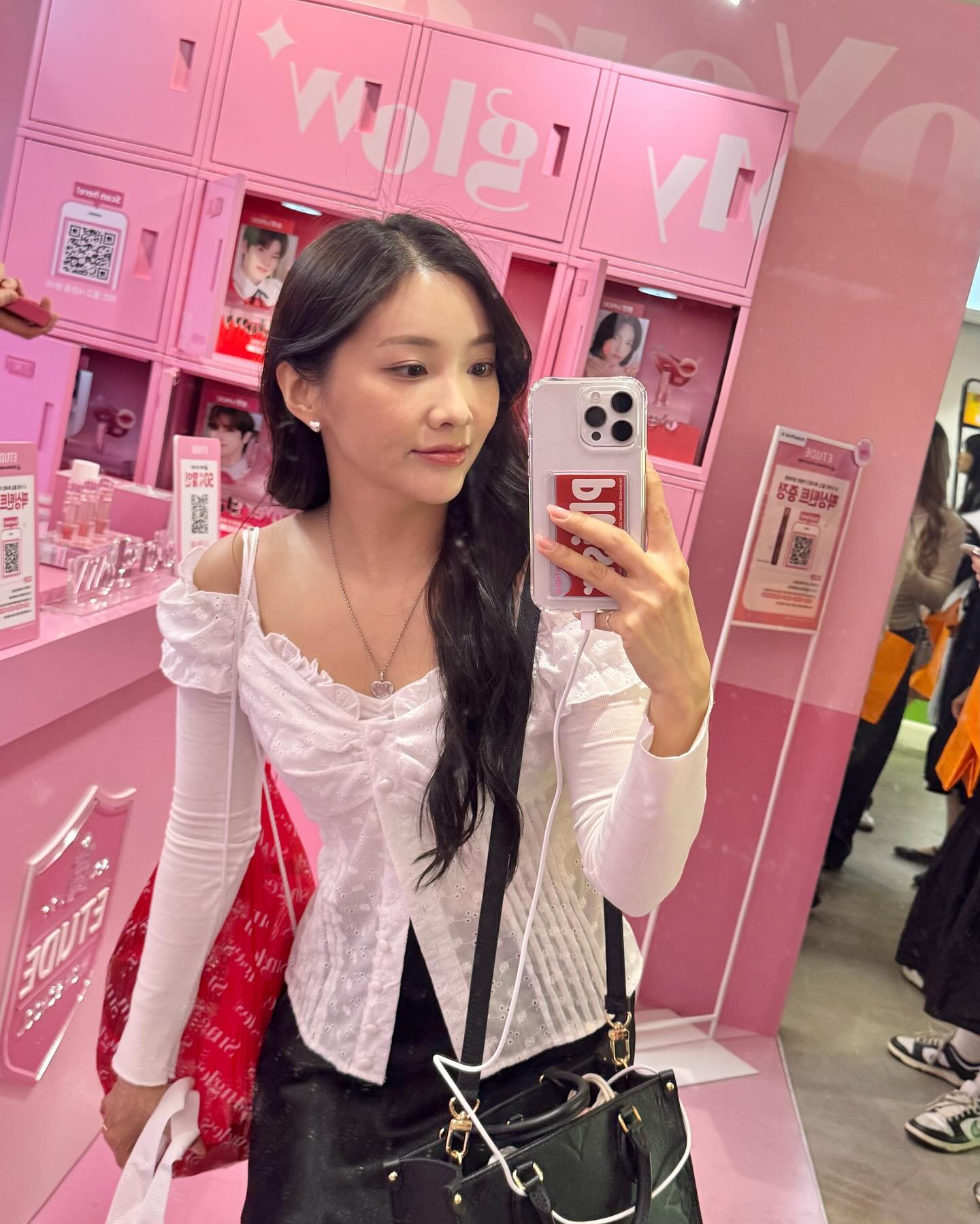 쿠팡 메가뷰티쇼 왔는데  이벤트는 참여해야지✨💕

#에뛰드 #메가뷰티쇼 #쿠팡뷰티 #에뛰드오버글로이틴트