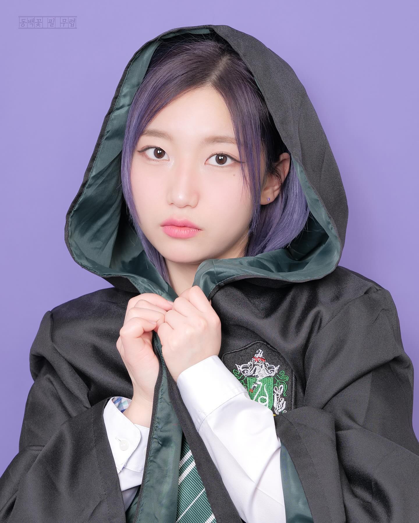 𝚂𝚕𝚢𝚝𝚑𝚎𝚛𝚒𝚗🐍
.
.
조금씩 따뜻해지긴 하지만, 모두들 외투 꼭 챙겨 입으세요!💚
.
#slytherin #harrypotter #슬리데린 #컨셉사진 #컨셉촬영 #프로필촬영 #프로필사진 #해리포터 #해리포터컨셉
