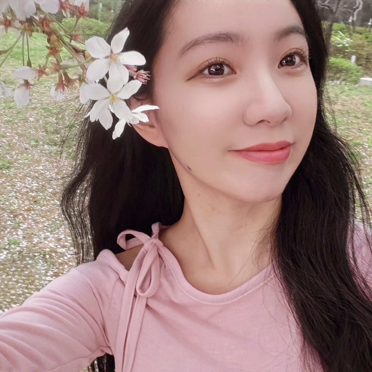 벚꽃보러갔을때 ㅎㅅㅎ 여의도 겹벚꽃두이쁜데다들보러가새오