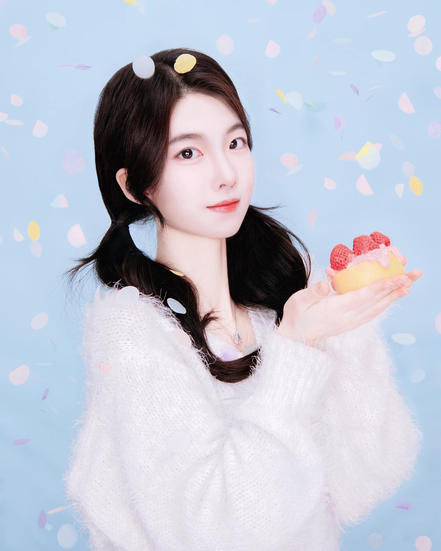 대충 곧 생일이라는 뜻
