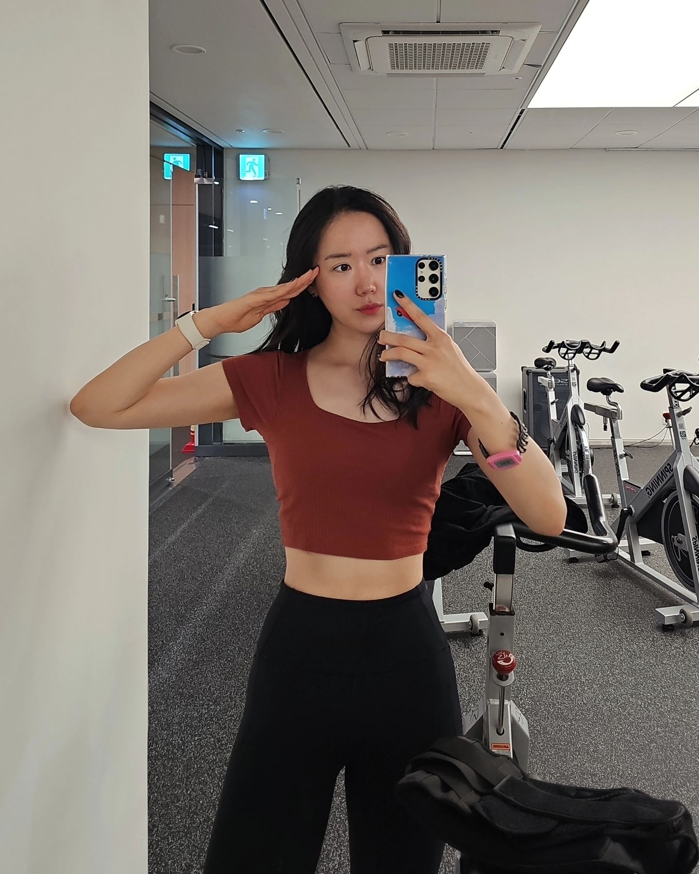 23년의 벡예순일곱번째 헬티비티🐾 

🏋️‍♂️하체

올해가 얼마안남았으니까 기록 막올리기하는 이유는 올해 몇번인지 세기도 해야함
180두근두근

🆆🅾🆁🅺🅾🆄🆃 🆁🅾🆄🆃🅸🅽🅴

▫️트레드밀 10분
▫️스미스머신 데드리프트 4세트
▫️덤벨 불가리안 스플릿 스쿼트 4세트
▫️바벨 쓰러스트 머신 4세트

#오운완#둥_헬티비티