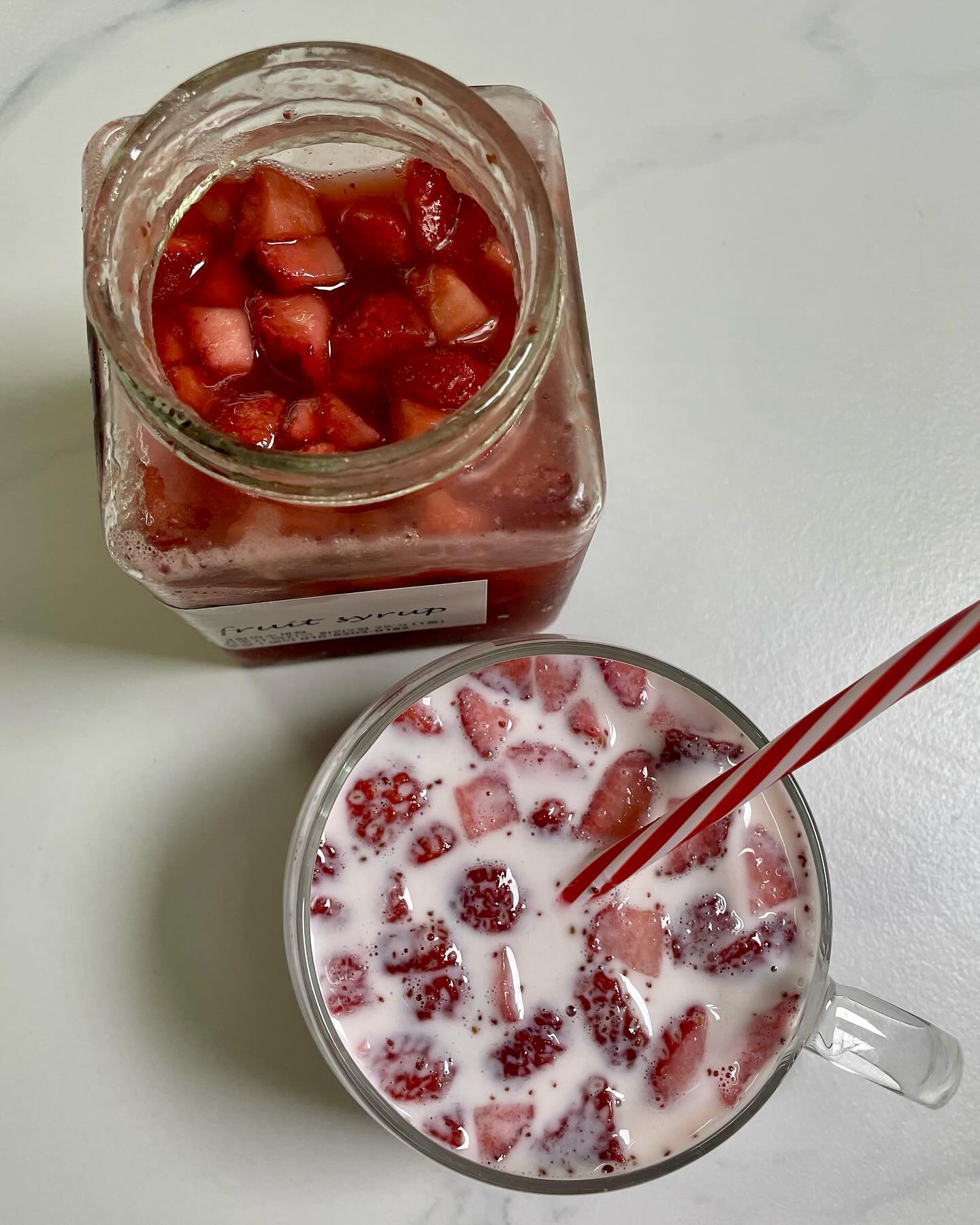 신선한 딸기가 가득 들어있는
여왕의 딸기🍓 수제청❤️

딸기를 너무 좋아해서 카페에서 딸기라떼 자주 주문해 먹는데 
여왕의 딸기청으로 집에서 직접 만들어 먹으니깐 
더 맛있는거 있죠❓

여왕의 딸기청은 생딸기를 1년 내내 사용하고 
유기농 설탕으로 만든다고 해요✨

딸기가 엄청 들어있어서 
딸기 과육을 입안 가득 느끼실 수 있어요😀

저렴한 청과는 확실히 다른 꽉차고 진함을 보여주는 
여왕의 딸기청이에요🍓❤️

어떠한 첨가물도 들어있지 않아 믿고 먹고있어요🙌🏻

딸기청 1 : 우유 3의 비율로 딸기라떼 만들어 드시면 
환상입니다🍓😆

📍 https://smartstore.naver.com/ddallgi

#협찬 #여왕의수제청 #과일의여왕 #수제청 #딸기청 #자몽청 #키위청 #귤청 #과일청 #자몽청 #딸기라떼 #딸기우유 #딸기에이드 #딸기음료 #딸기