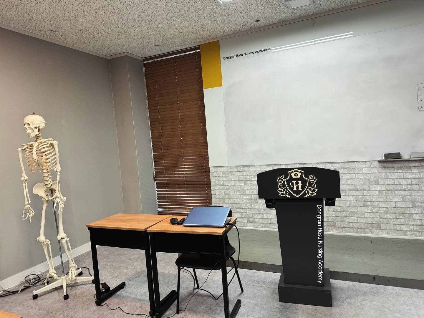 .
꿈에그리던
강사일을 할수있게되어서
행복한 요즘

재밌어죽겠다😁