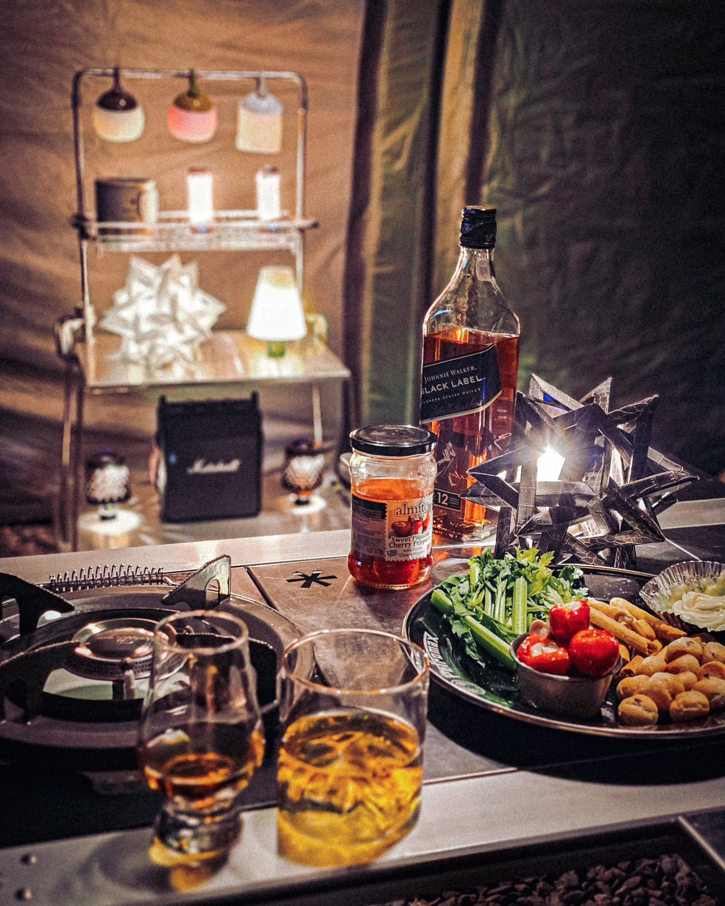 #술과멍
술 마시며 멍때리는 시간🕰 행복🎈

#생명의물🥃
초기에 증류주를 이렇게 불렀다는데 공감×100
누군가에겐 생명을 빼앗는다는 물이지만 
아무튼, 나에겐 기쁨🤪이자 즐거움의 시간

빨리 퇴근하고 물 한 잔 해야지 🐒🐒
수고혔어요 오늘도🤟

#캠핑#술#랜턴멍#캠핑소통#캠퍼 #캠핑랜턴#골제로#주종안가림