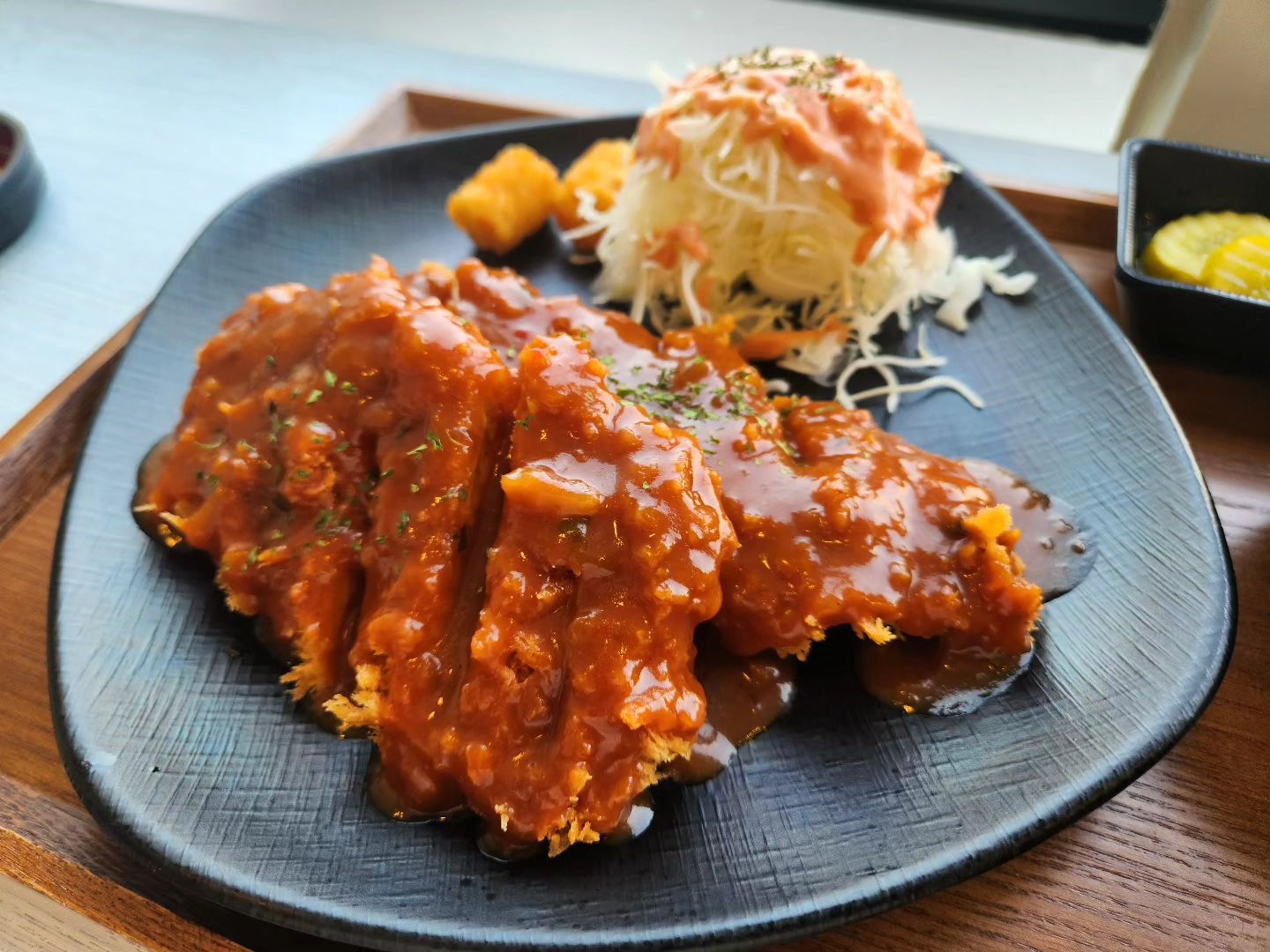 요즘 돈까스에 꽂혔나...
프로 혼밥러
.
.
.
#대구 #교원댕댕이 #혼밥 #돈까스 #pro #맛집