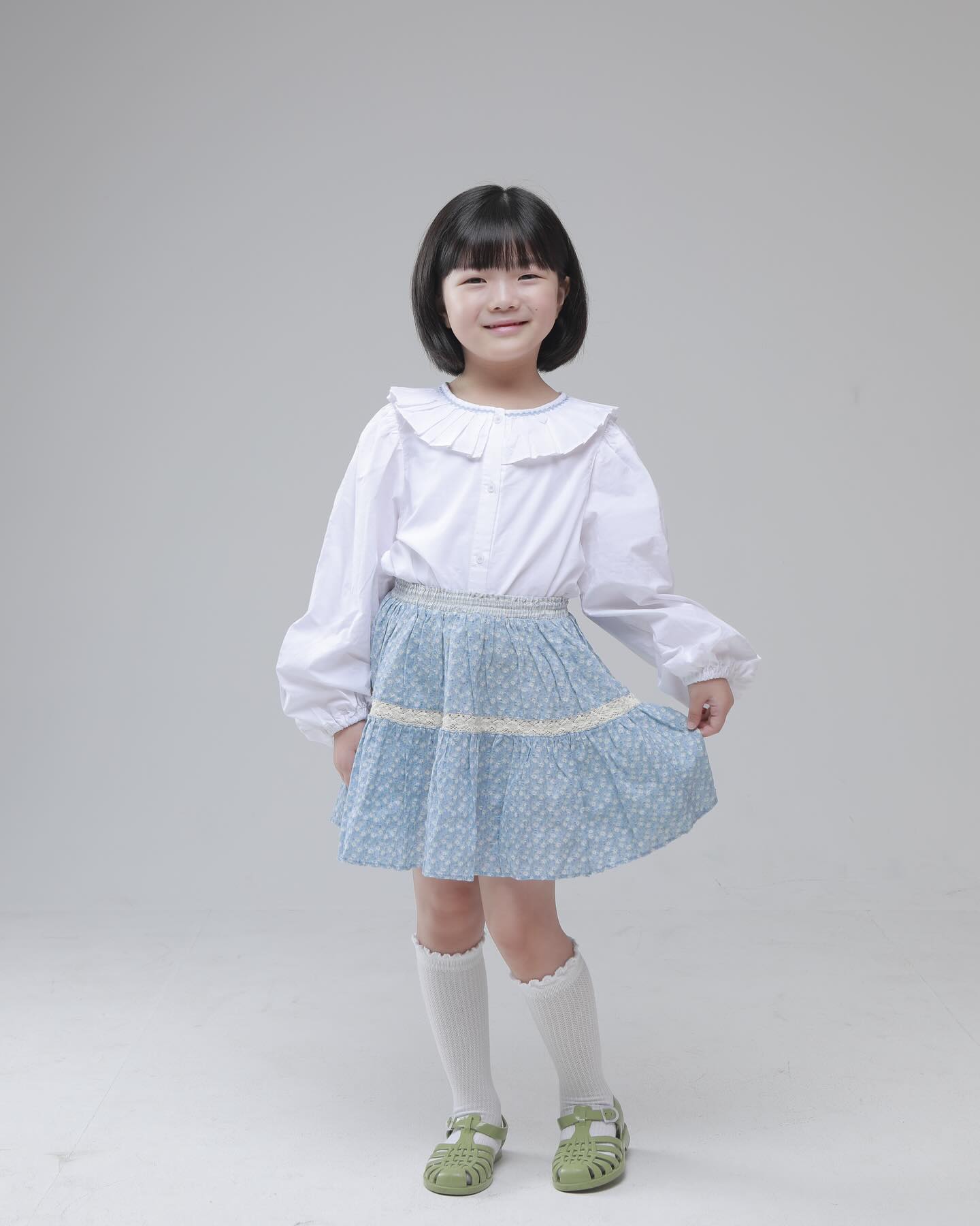 #협찬

오랜만에 전신프로필🥰
원본인데 깔끔하니 예뽀~
TV에 나오고 싶다고해서 시작한 배우&키즈모델
벌써 1년이 지났네~ 열심히 잘해줘서 고마워❤️
7살 언니야 많이컸다😀
너의 노력이 더욱 빛나길 엄마빠가 많이 도와줄께
꽃길만 걷자 시현아🤗

예쁜 사진은 spotlight_bs 

#키즈모델#아역배우#광고모델#키즈인플루언서#도매모델#아동복모델