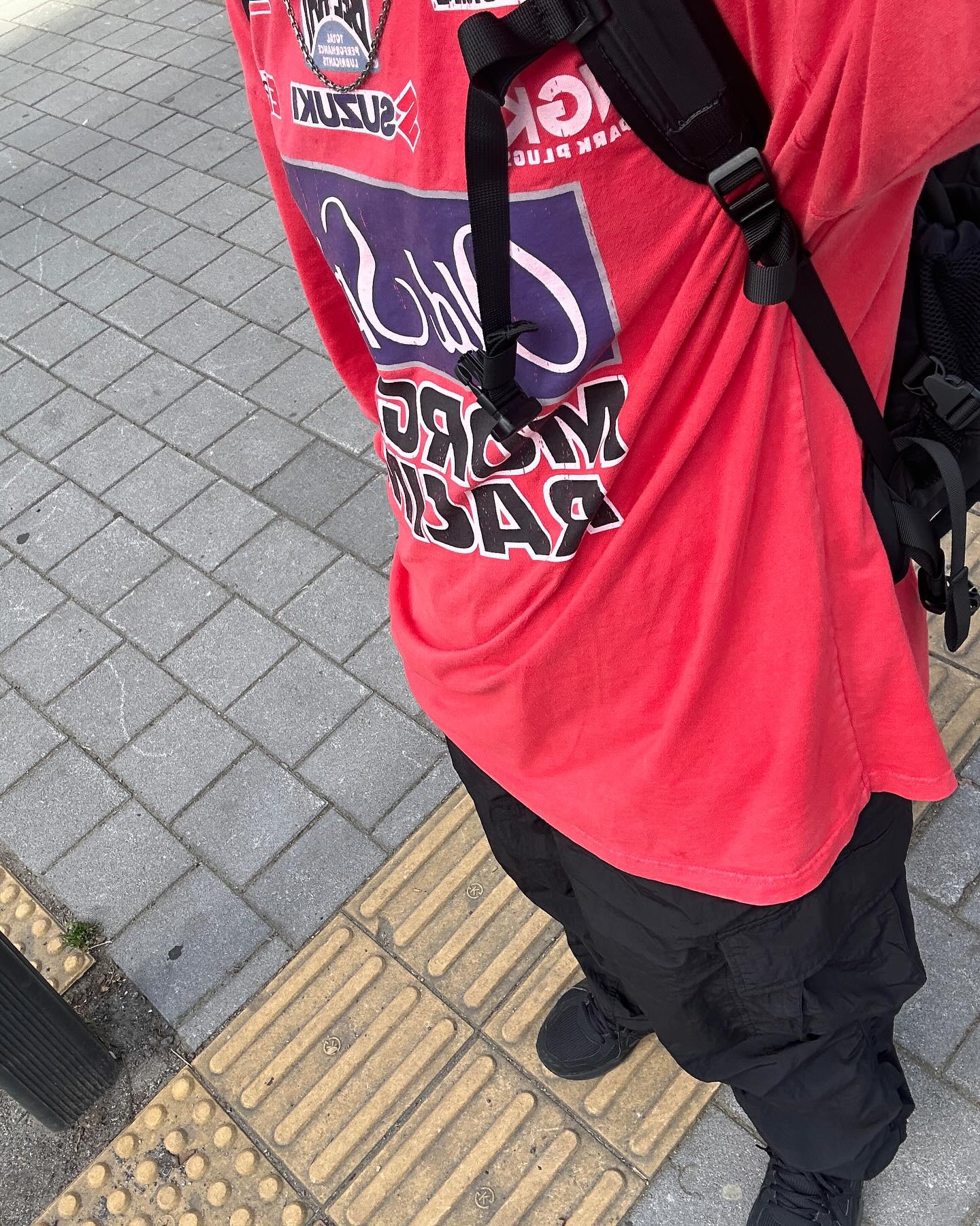 내가 오늘 제일 튀어
.