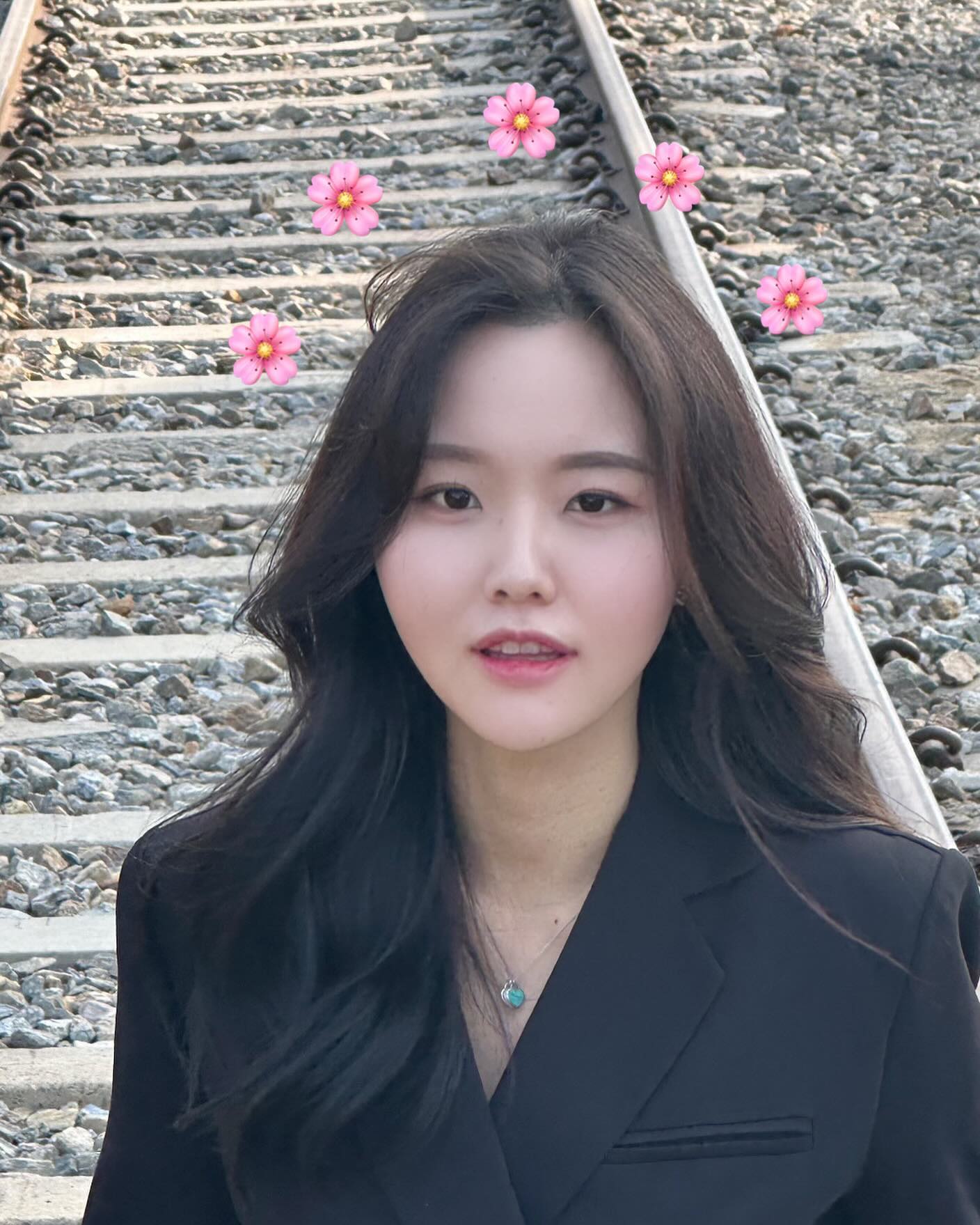 공휴일에도 학원에서 꽃같은 원장님이 기다리구 있슴다 오세요 ^_^🌸